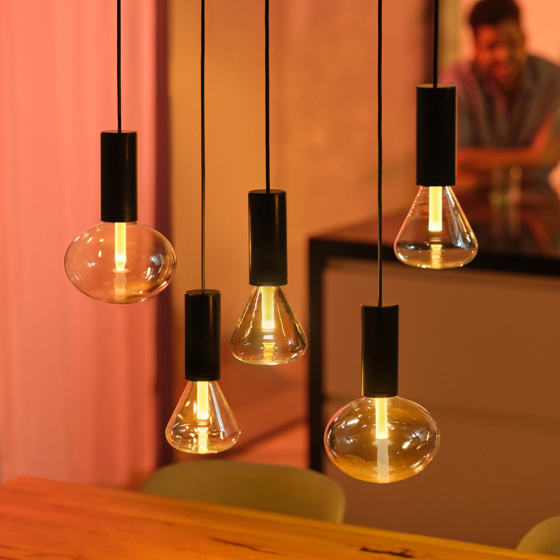 2306011 PHILIPS HUE PENDELOPHAENG SORT 3