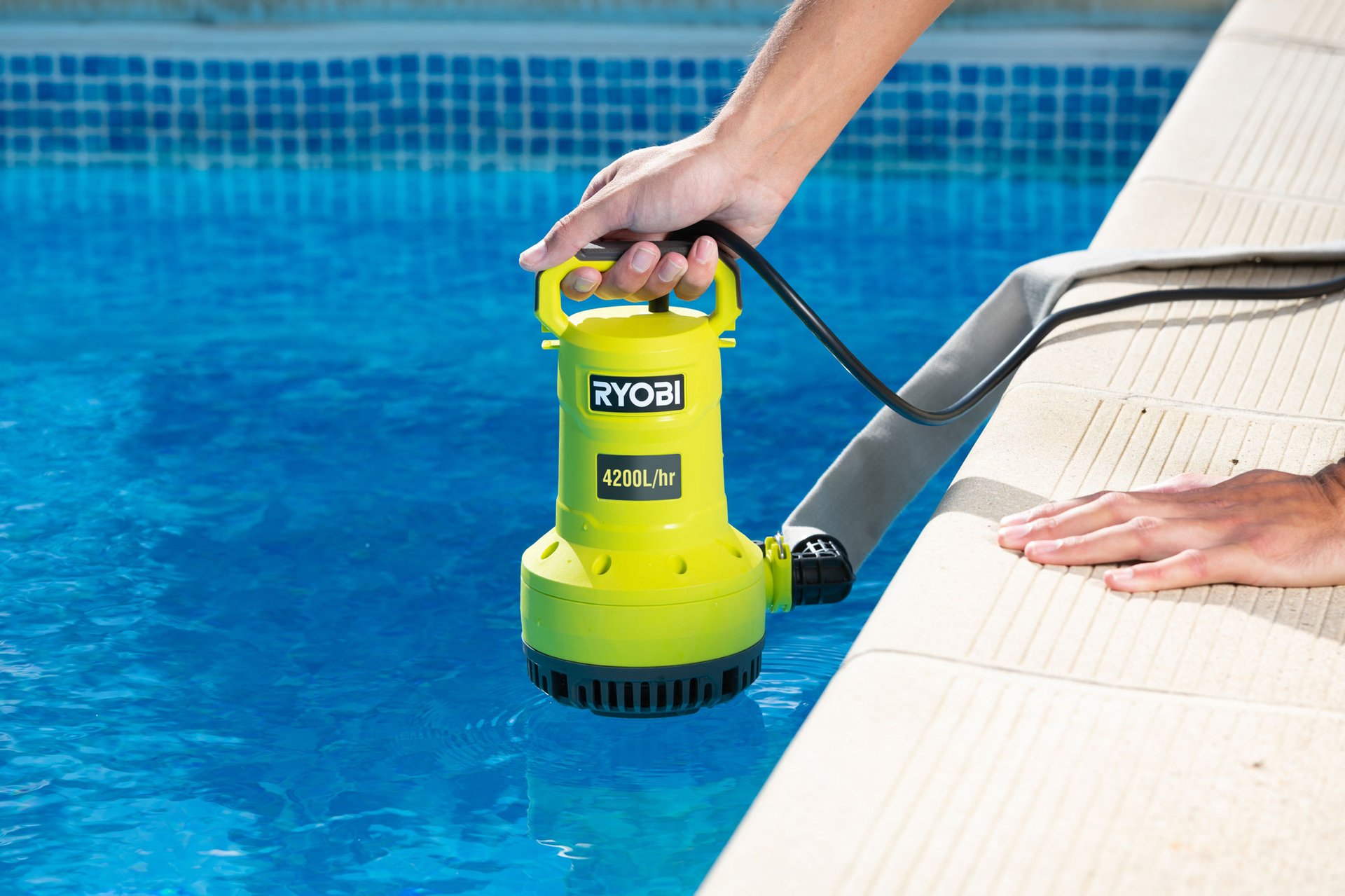 2339345 RYOBI ONE+ DYKPUMPE 18V 2