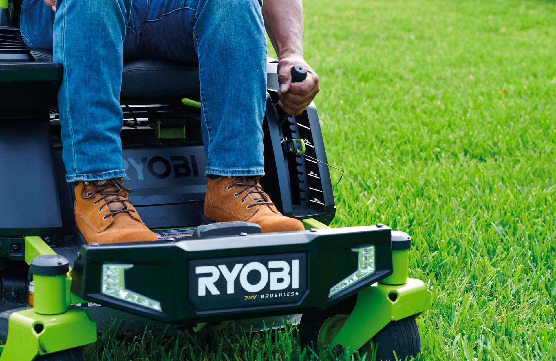 2339350 RYOBI ZERO TURN PLÆNETRAKTOR4