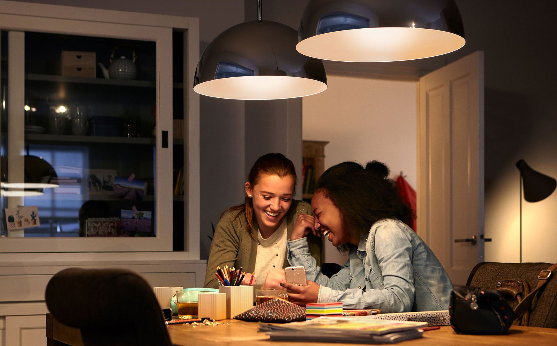 2350061 PHILIPS LED KRONEPAERE 40W E27 3