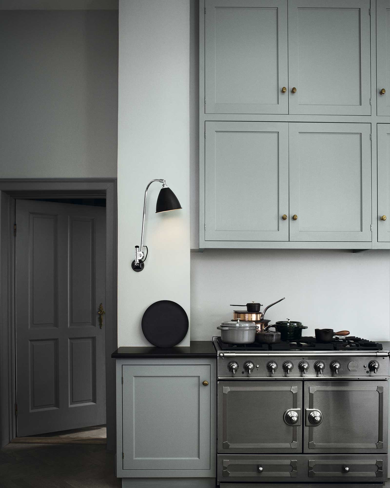9043621 BESTLITE VÆGLAMPE BL6 SORT KROM