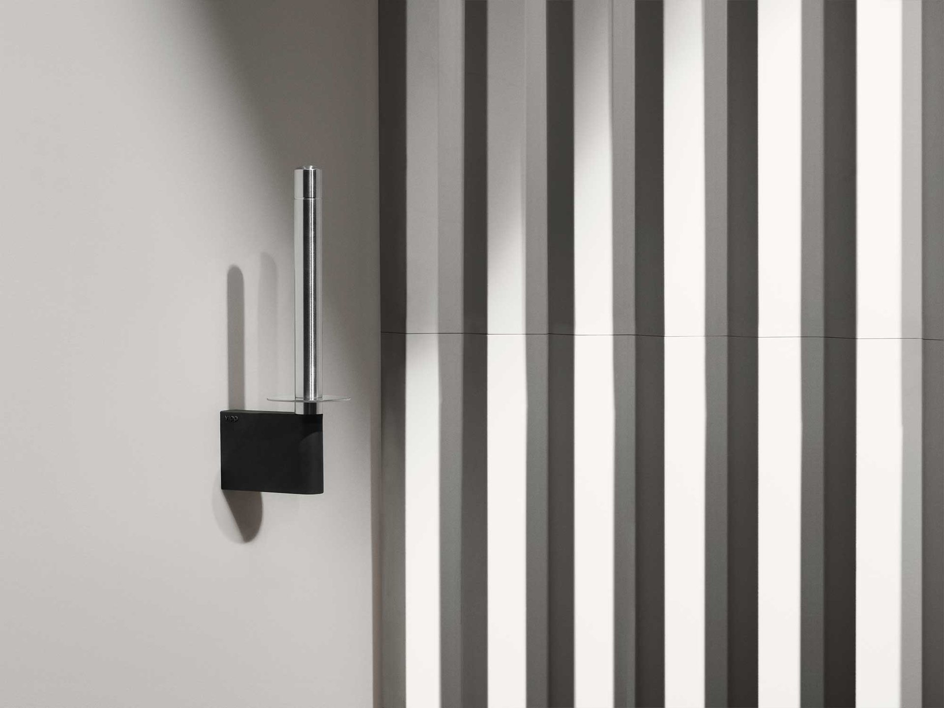 9083420 VIPP 4 RESERVEPAPIRHOLDER 2