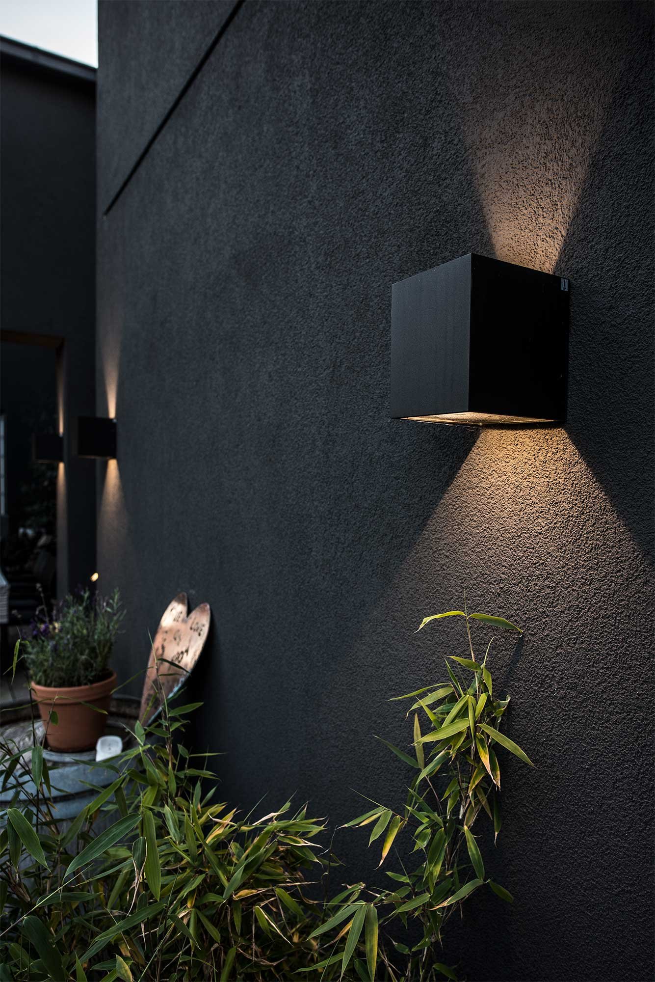 9098030 CUBE XL LED VÆGLAMPE SORT 3