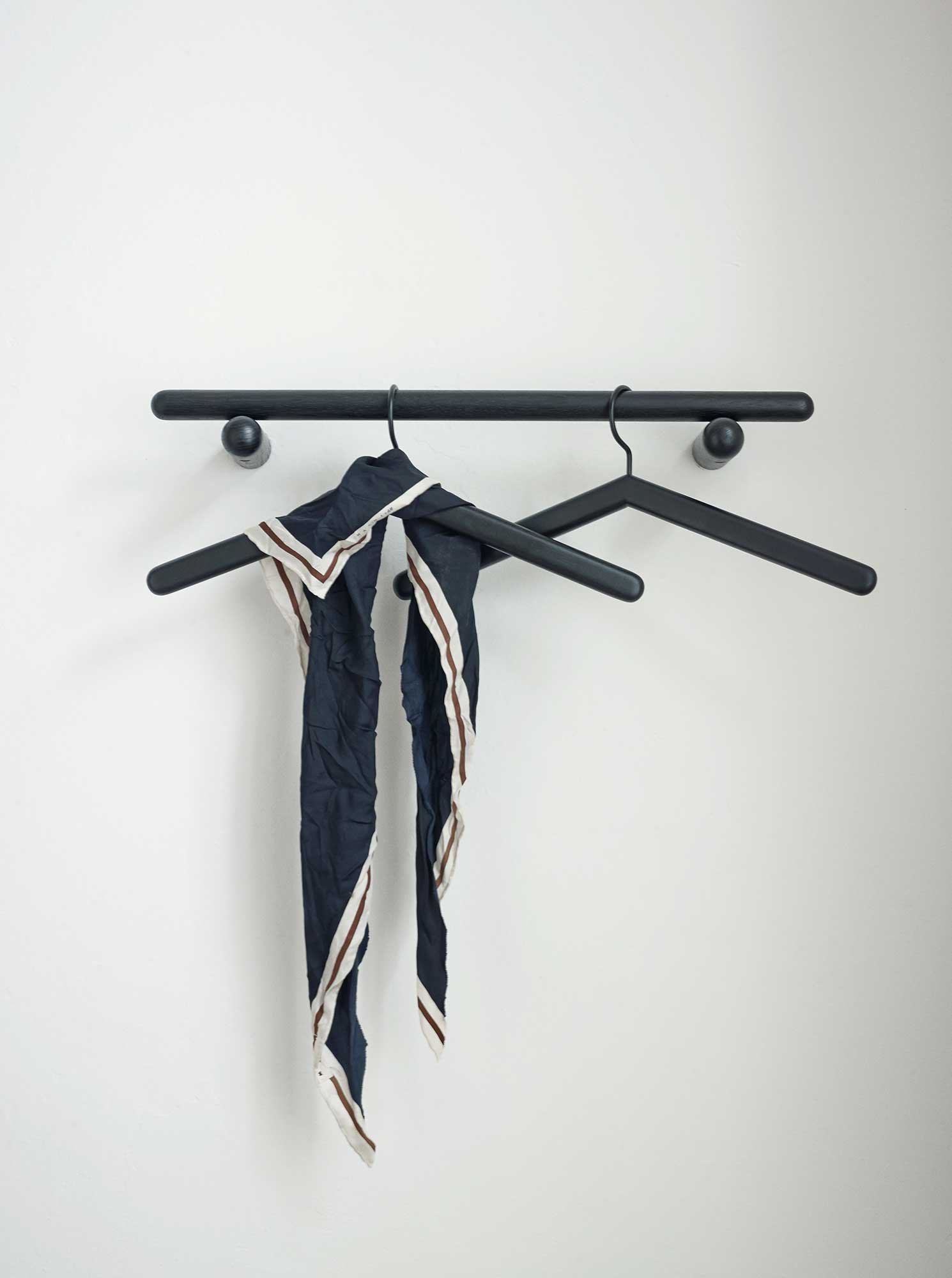 9109880 SKAGERAK GEORG GARDEROBE SORT 2