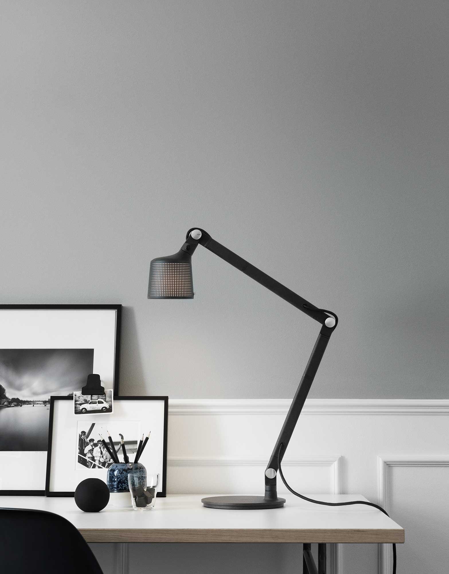 9115750 VIPP 521 BORDLAMPE SORT 2