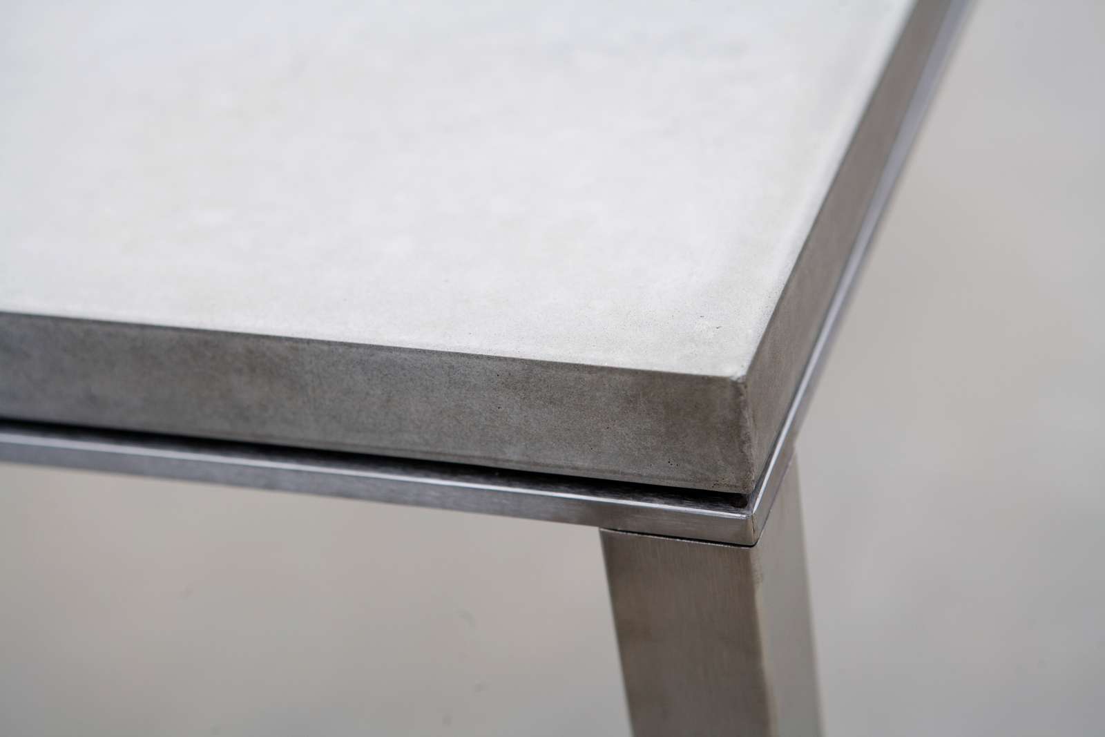 9120808 CANE LINE KERAMISK BORDPLADE 100X100CM BETONGRÅ 2
