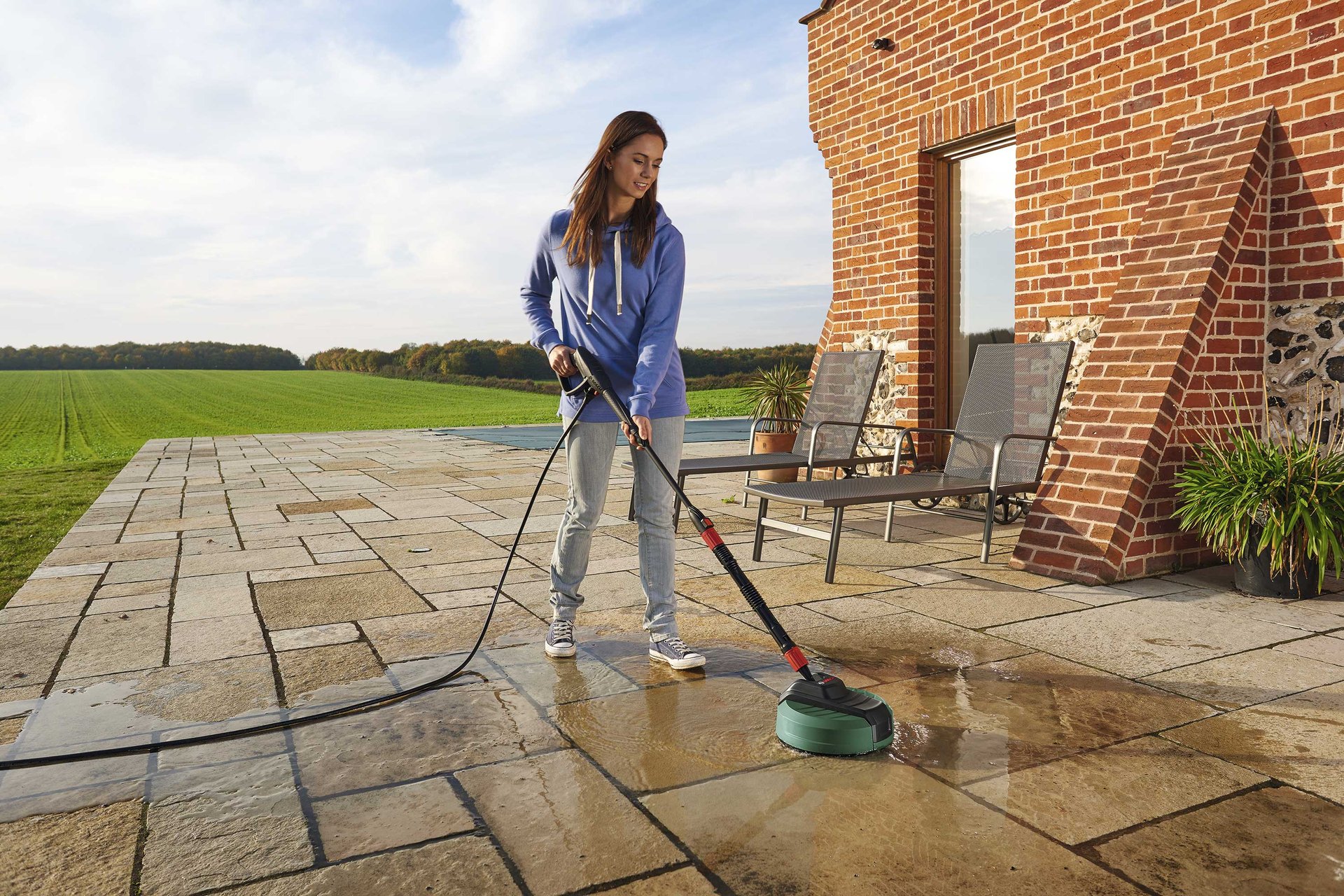 7437721 BOSCH TERRASSEVASKER AQUASURF 2
