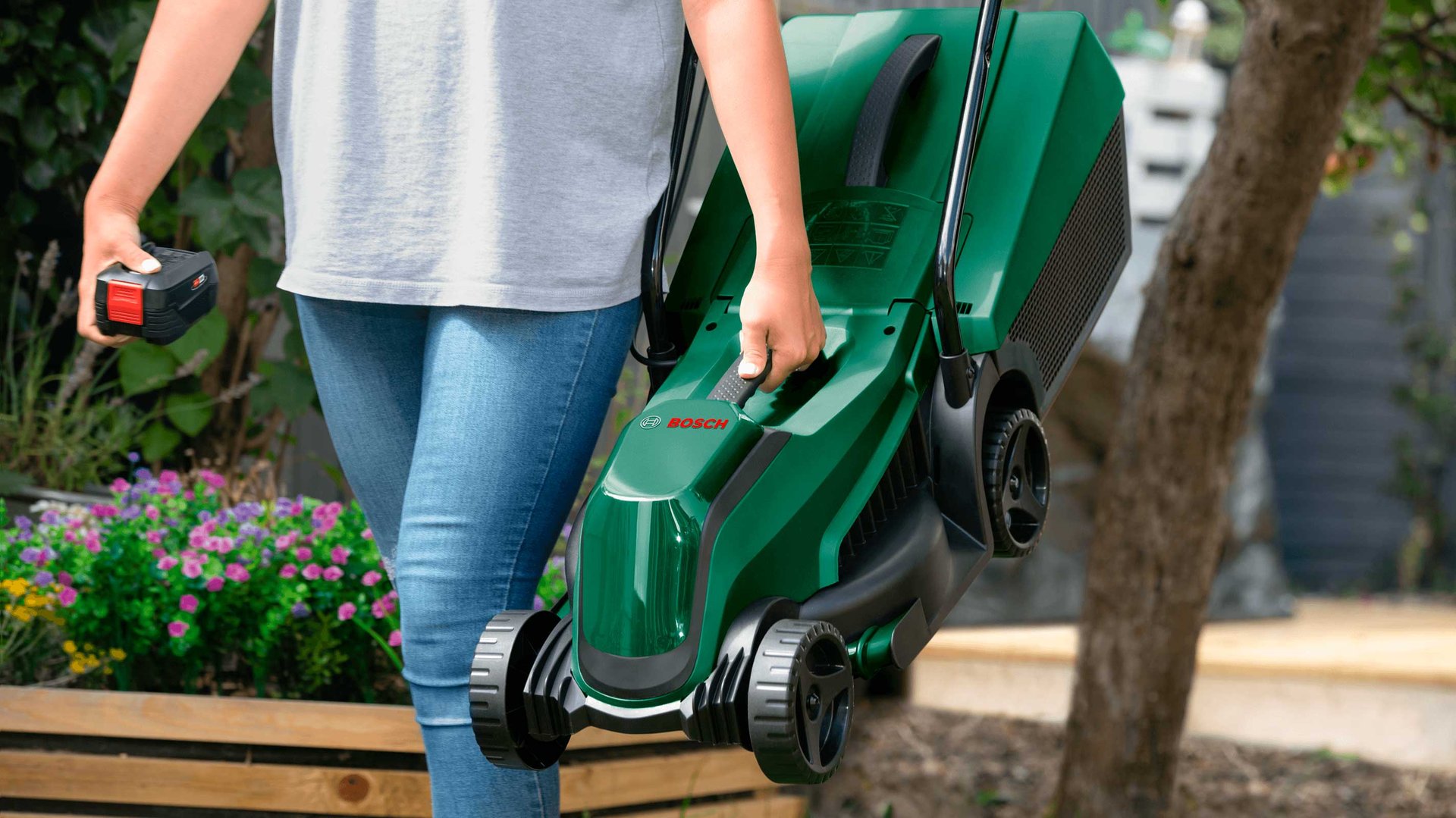 7442393 Bosch Plæneklipper 6