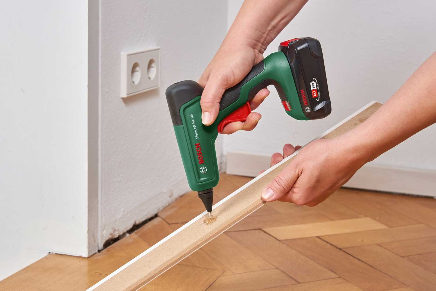 7442606 BOSCH 18V LIMPISTOL 1