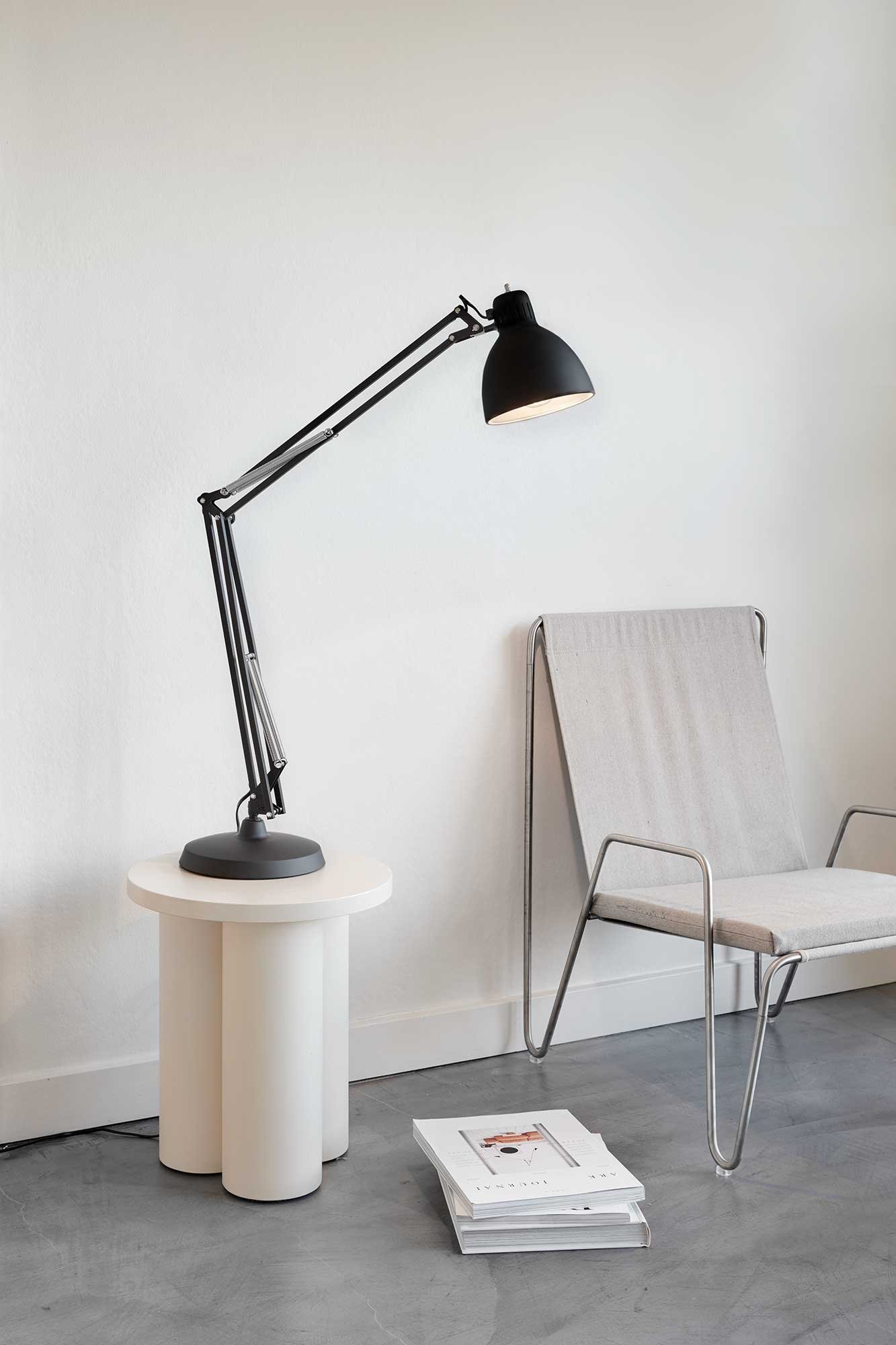 9130683 ARCHI T2 BORDLAMPE MAT SORT 2