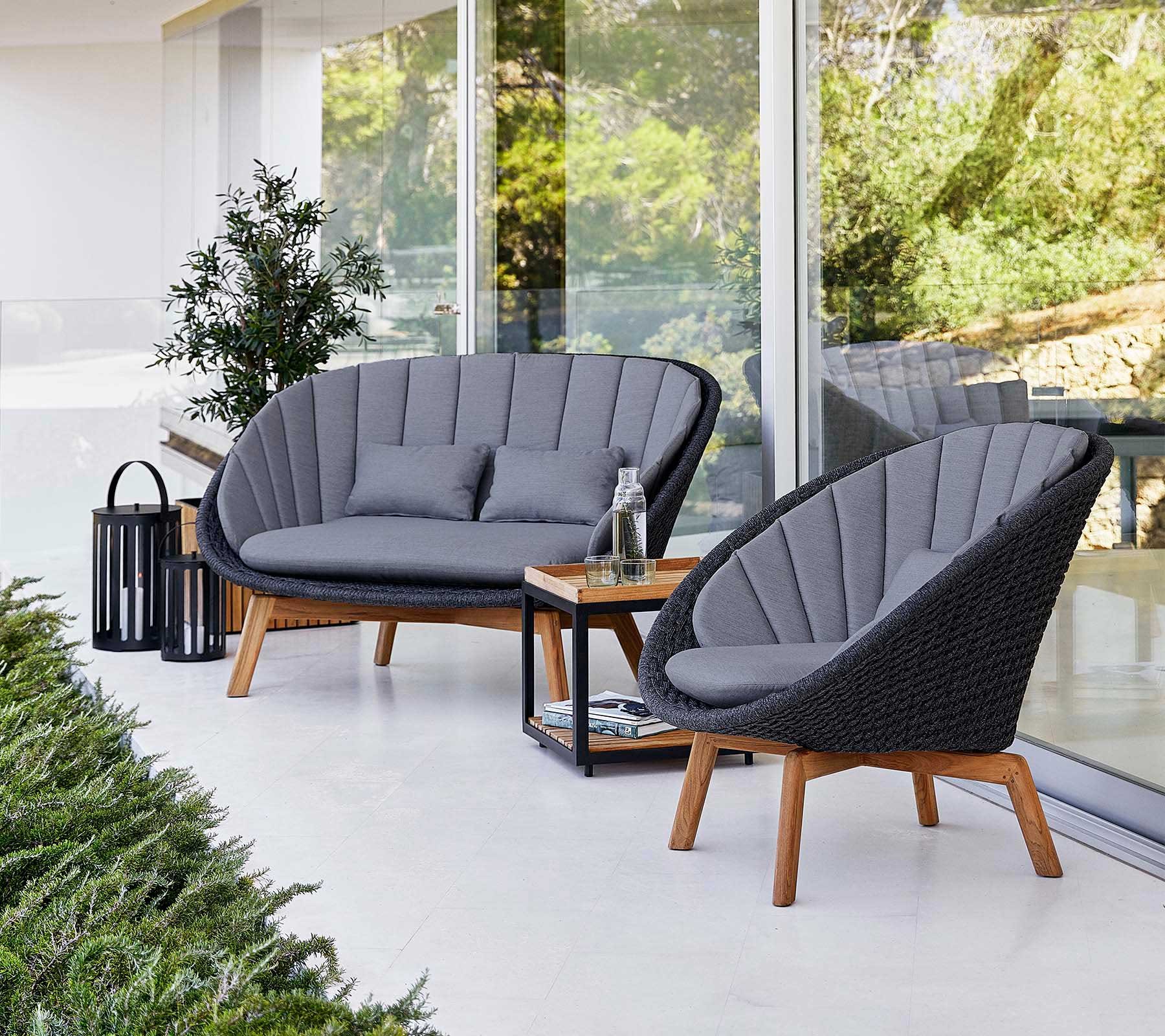 9131294 CANE LINE PEACOCK SOFA 3