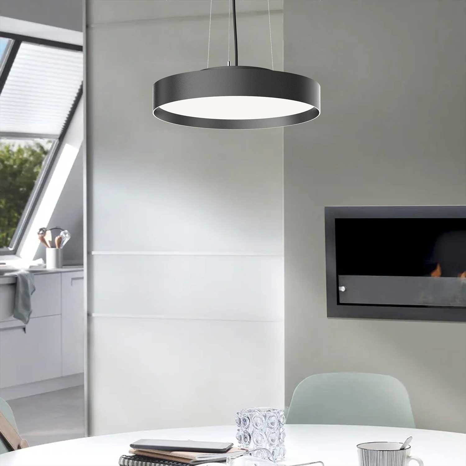 9139078 LUCIA 45 LOFTLAMPE SORT 1
