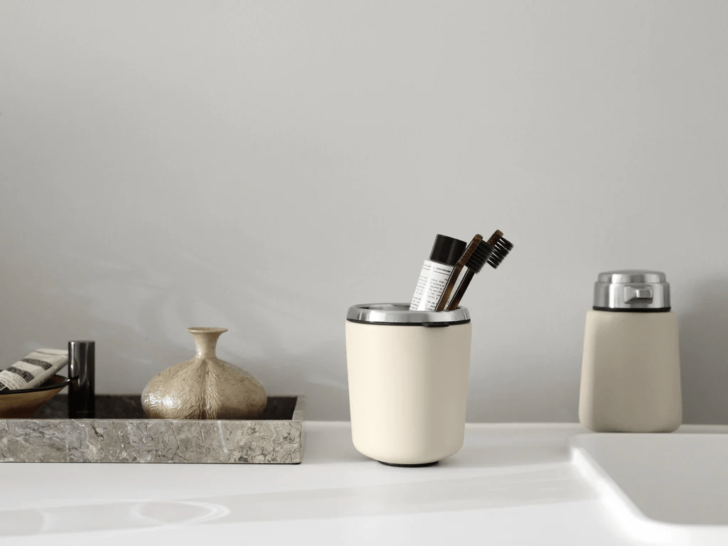 9143343 VIPP7 TANDBØRSTEKRUS BEIGE 1