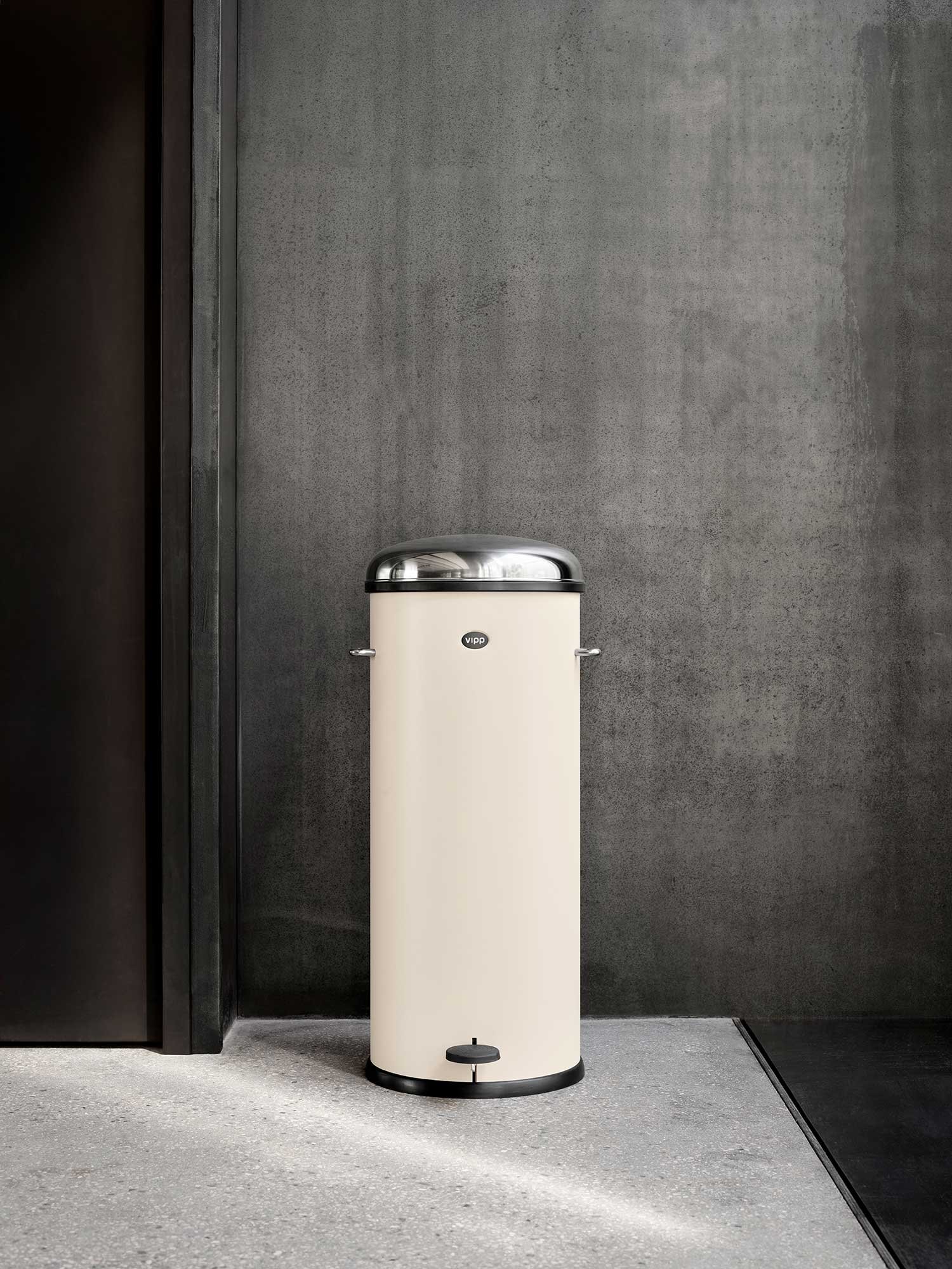 9143352 VIPP17 PEDALSPAND 30L BEIGE 3