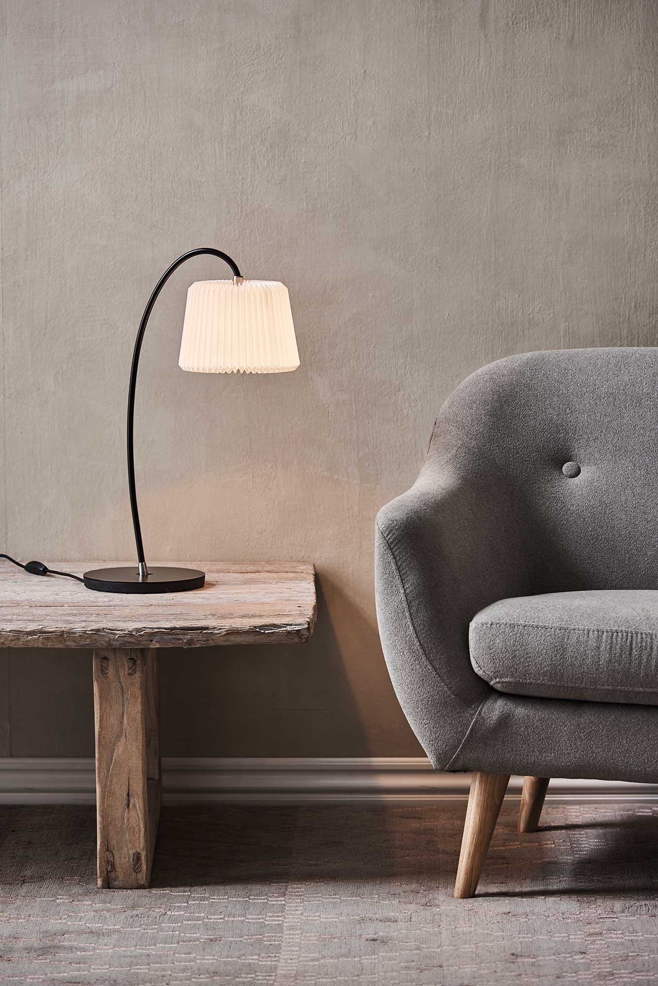 9144559 LE KLINT SNOWDROP BORDLAMPE 2