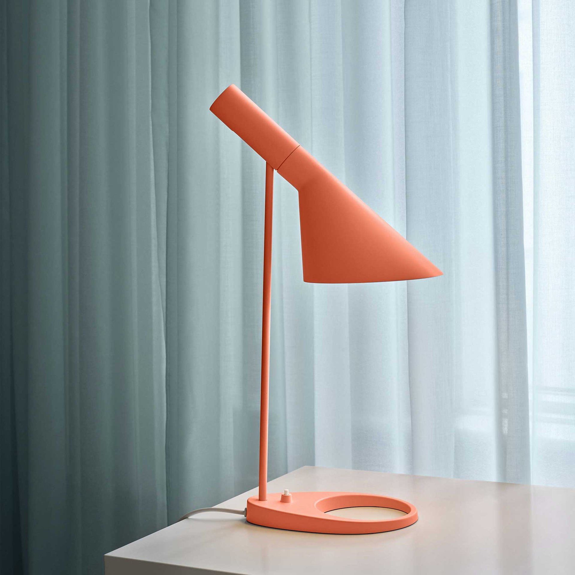 9144727 AJ MINI BORDLAMPE 20W E14 2