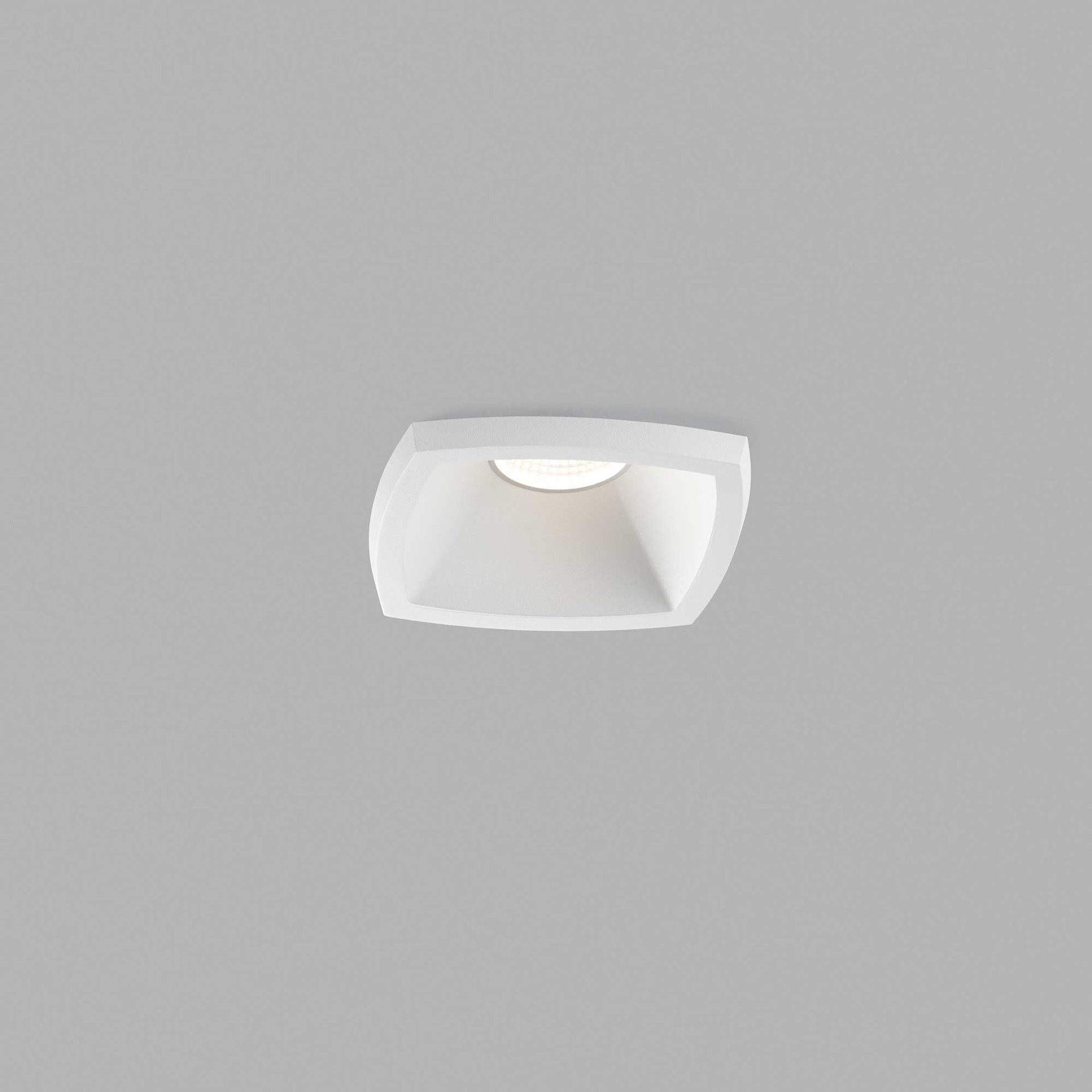 9145662 MIRAGE 1 White 3