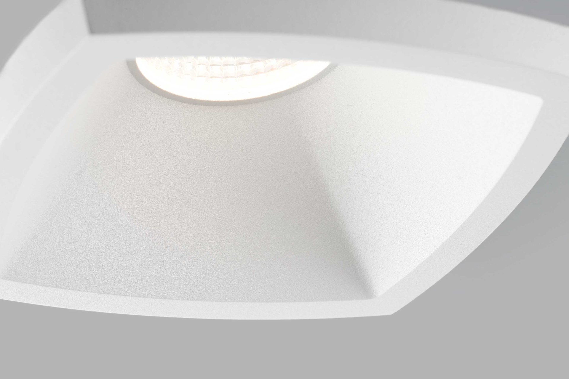 9145662 MIRAGE 1 White 4