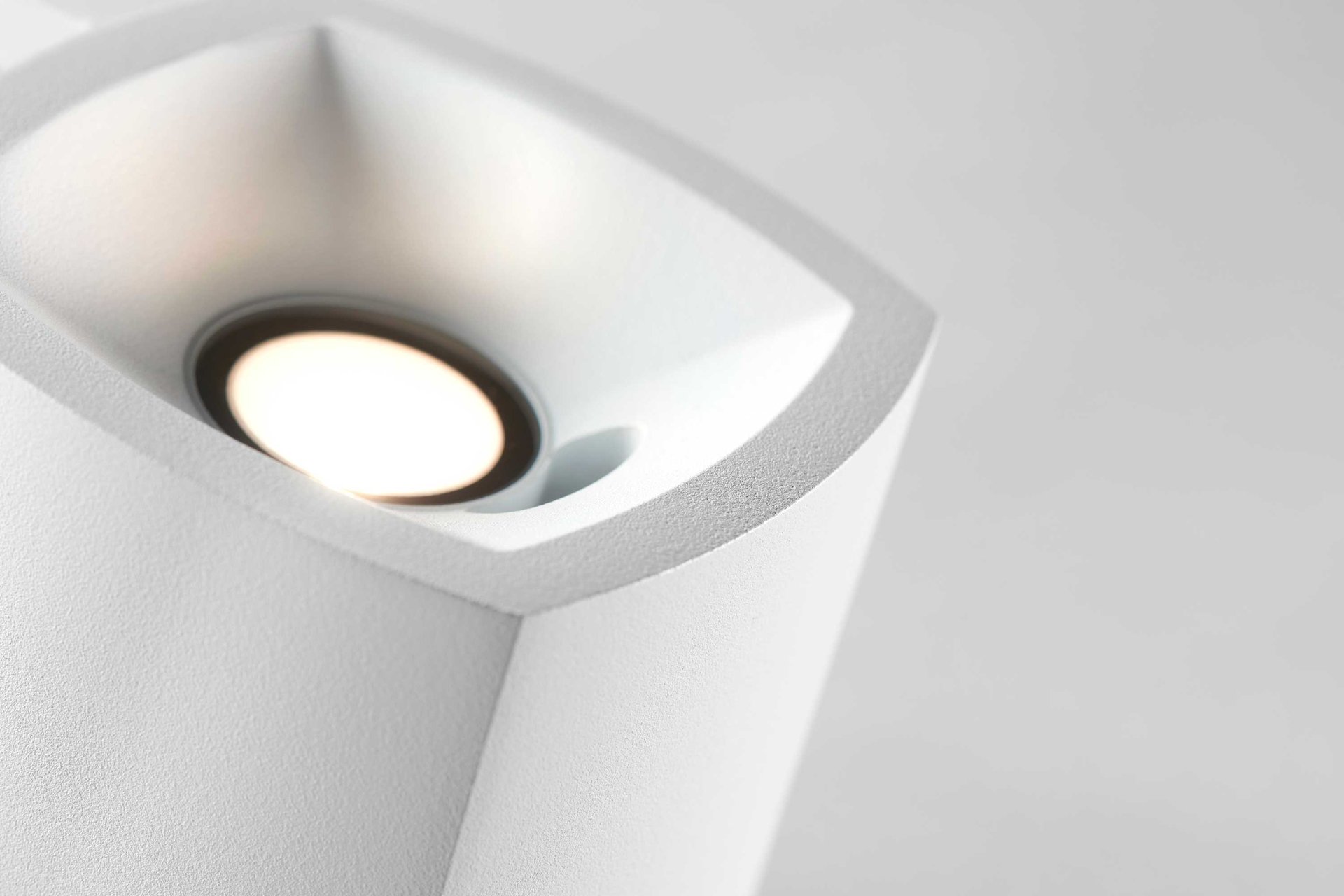 9145665 MIRAGE WALL 1 White 4