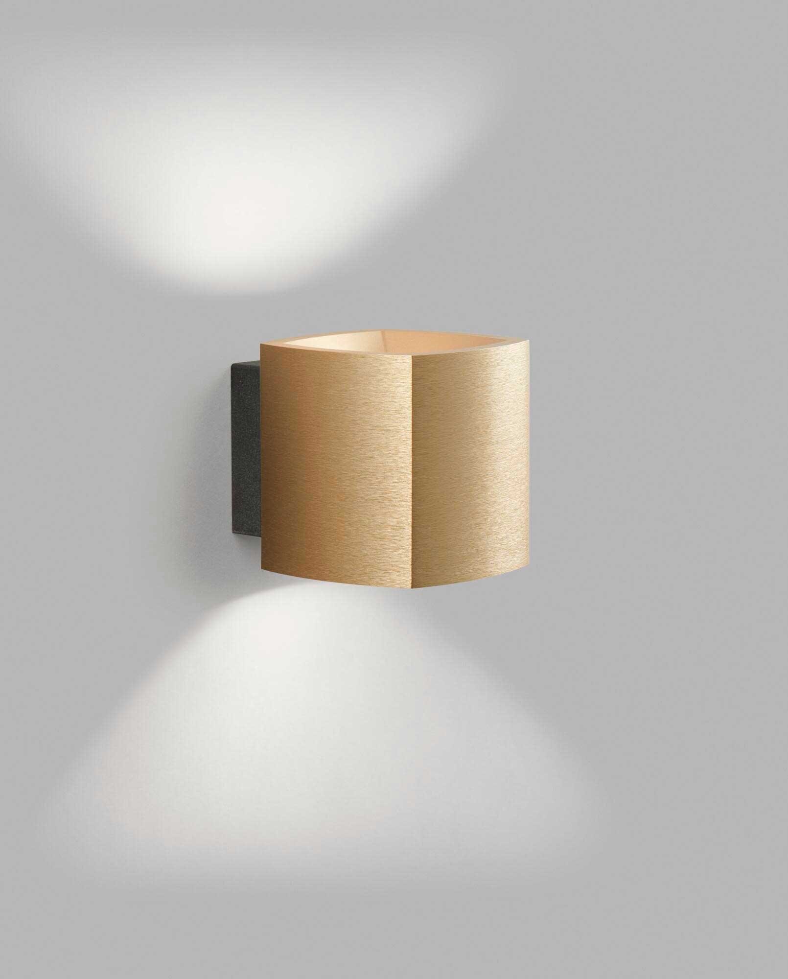 9145667 MIRAGE WALL 1 Brass 2