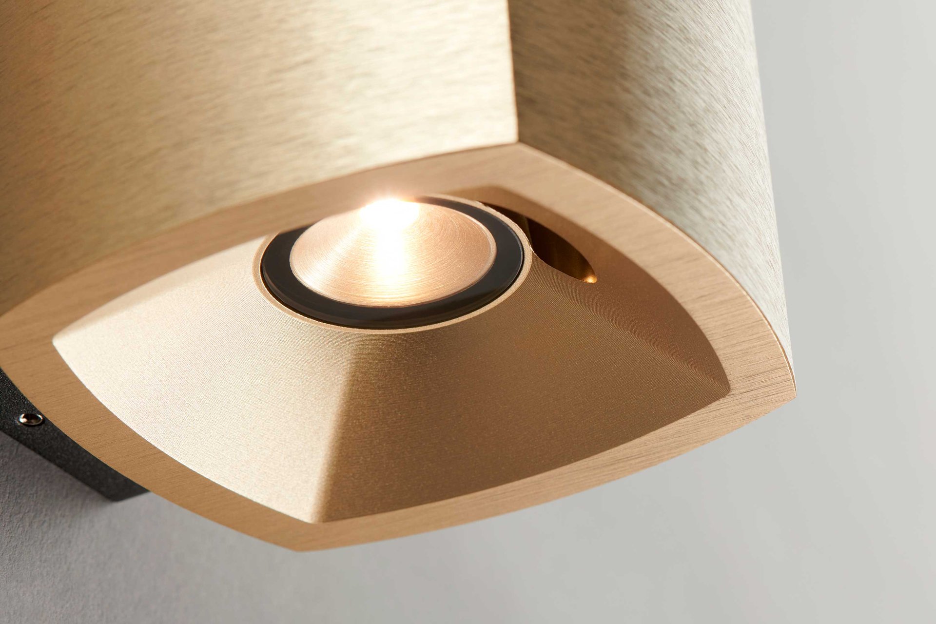 9145667 MIRAGE WALL 1 Brass 4