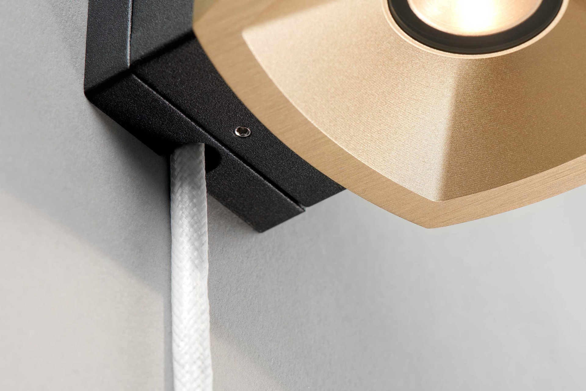 9145667 MIRAGE WALL 1 Brass 7