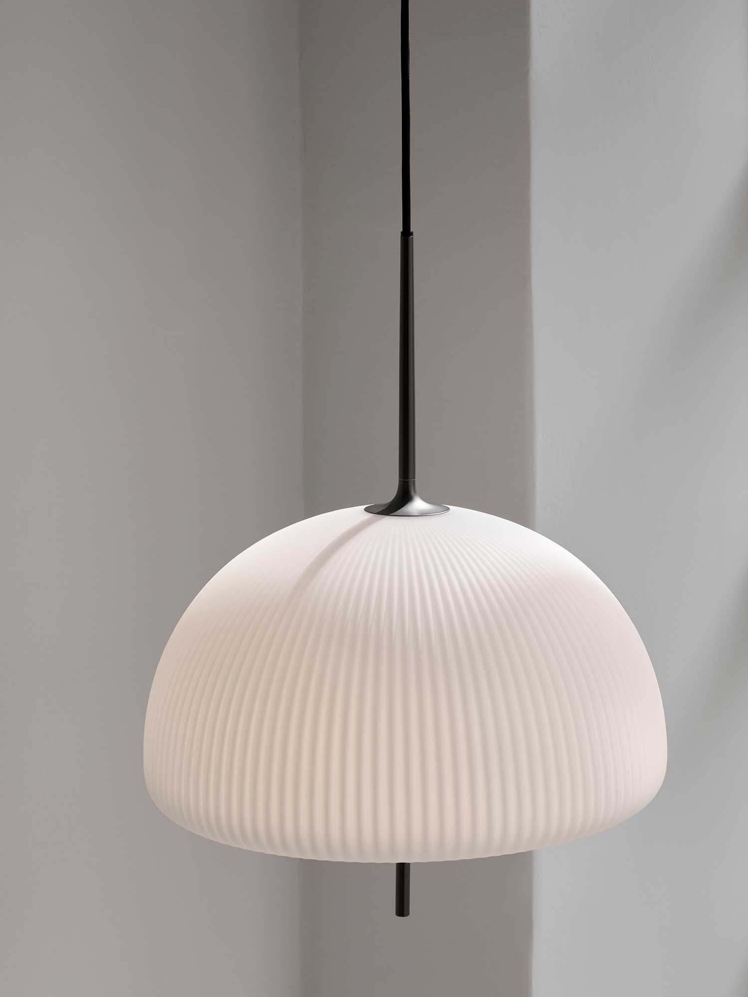 9145754 VIPP595 SCULPTURE PENDEL 3