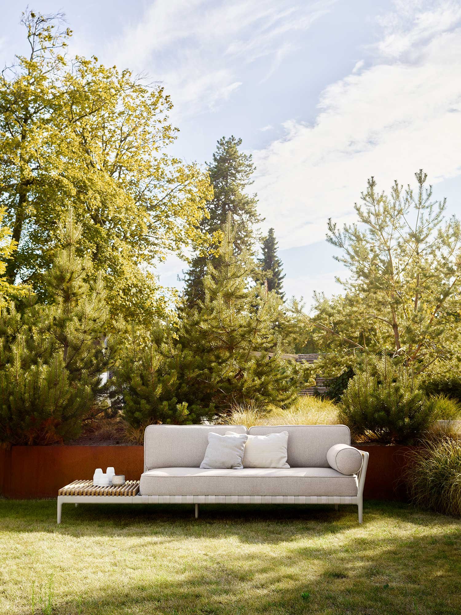 9146003 VIPP720 OPEN AIR HAVESOFA1