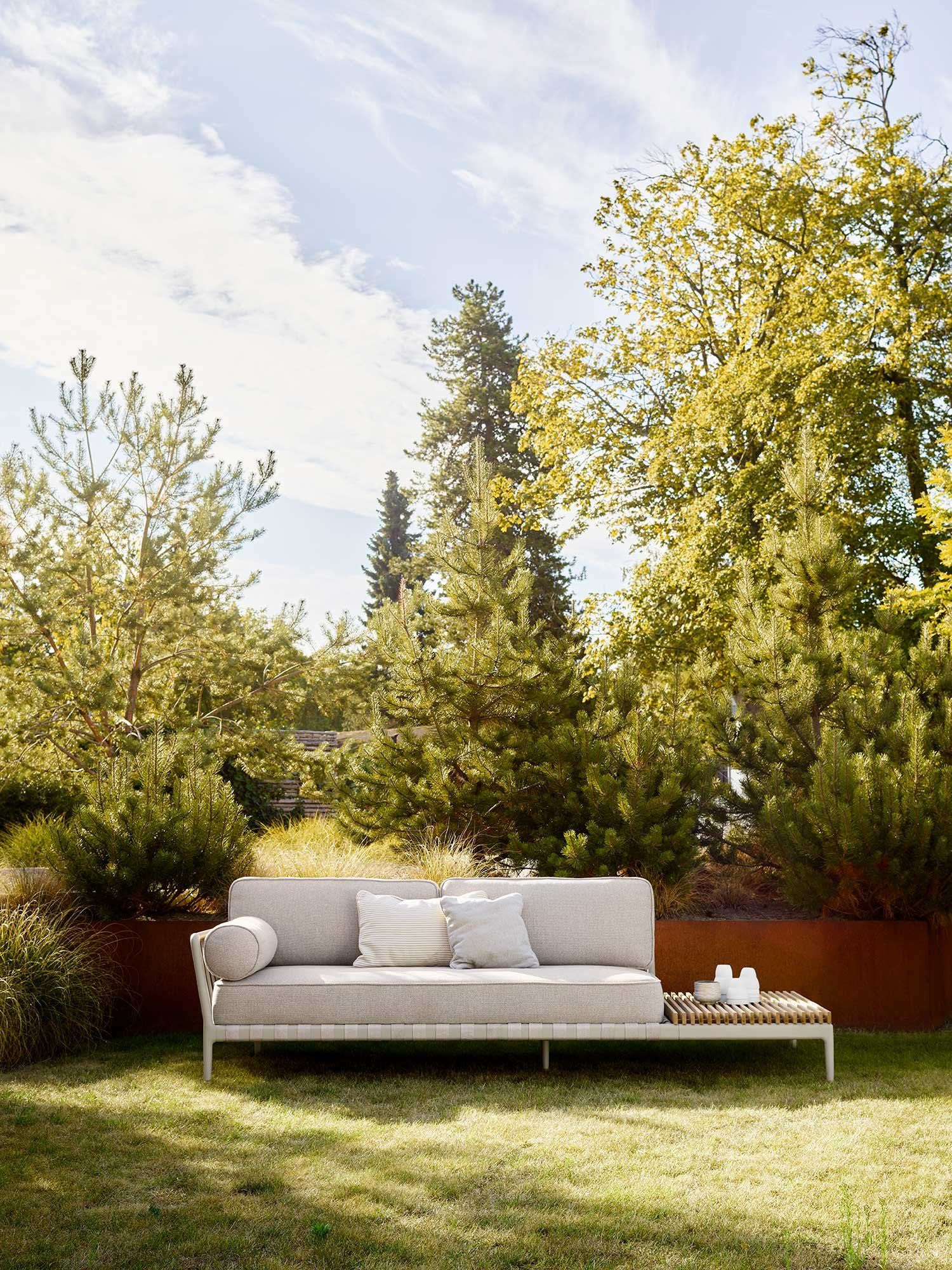 9146004 VIPP720 OPEN AIR HAVESOFA1
