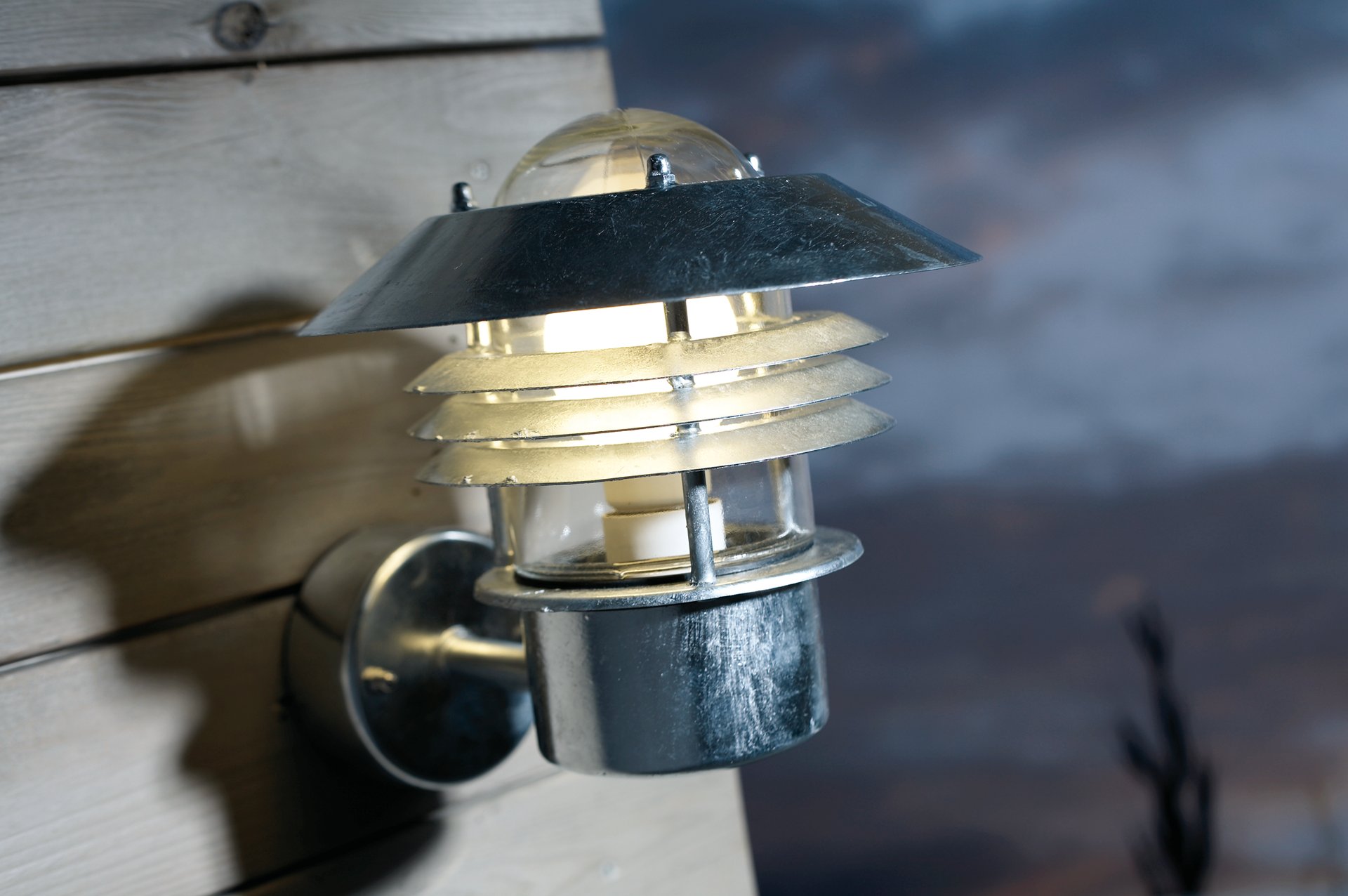 5188246 NORDLUX VEJERS VÆGLAMPE GALVANISERET