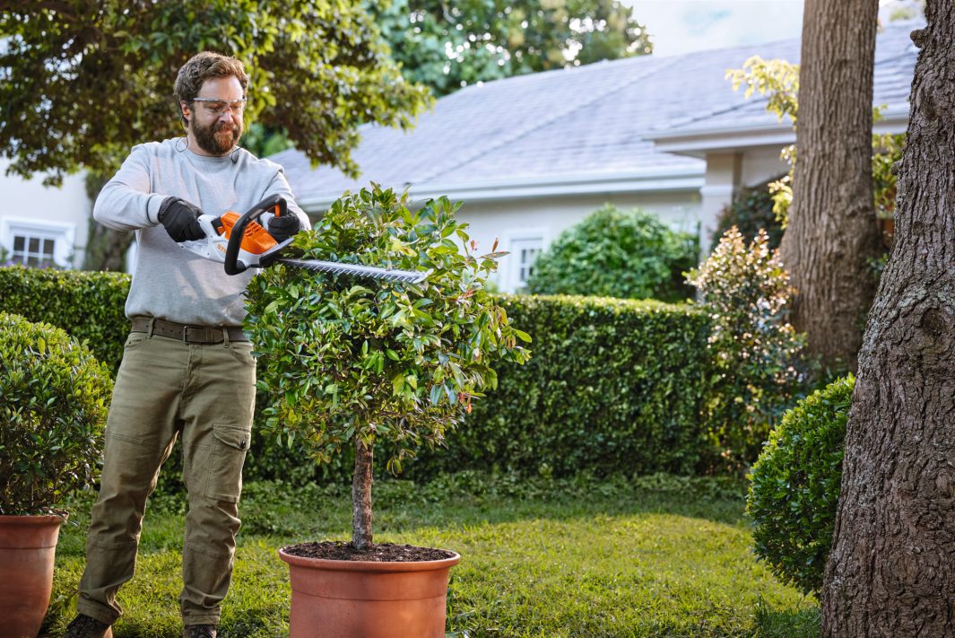 9145893 STIHL BATTERI HÆKKEKLIPPER HSA 40 1