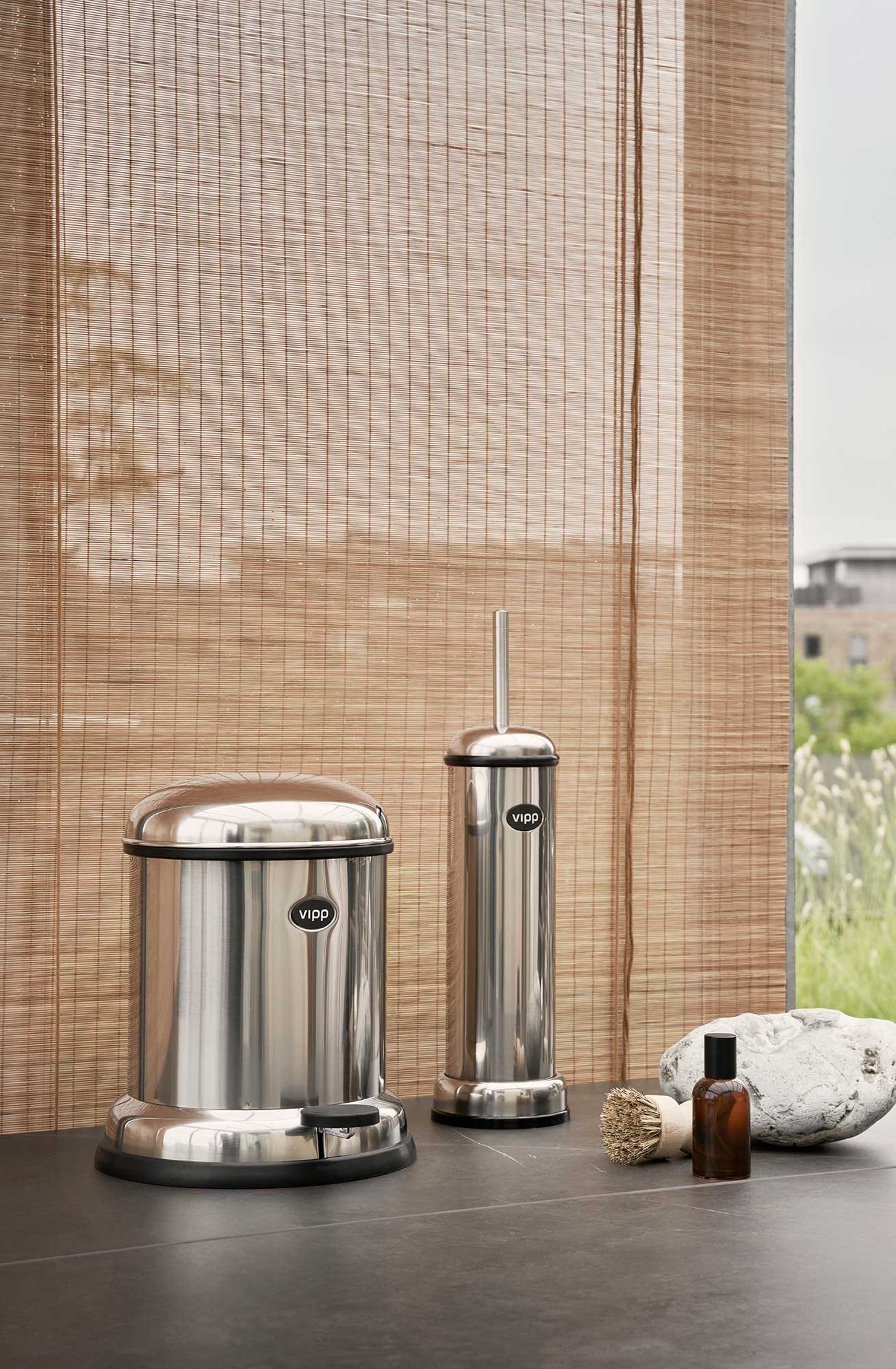 9146222 Vipp 11 14 Bathroom Combo Stainless Steal 01