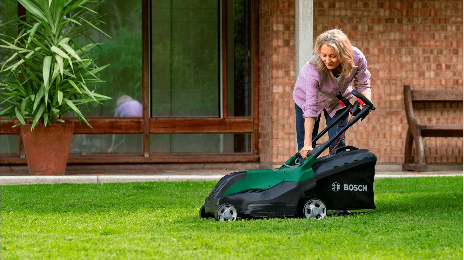 7443240 BOSCH EL PLÆNEKLIPPER ADVANCED ROTAK 4