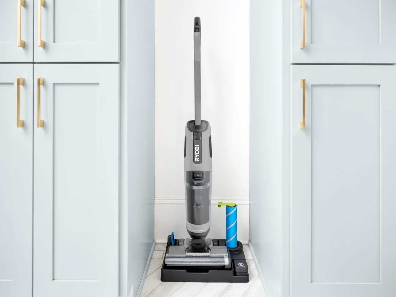2426395 RYOBI ONE+ 3 I 1 GULVVASKER 4