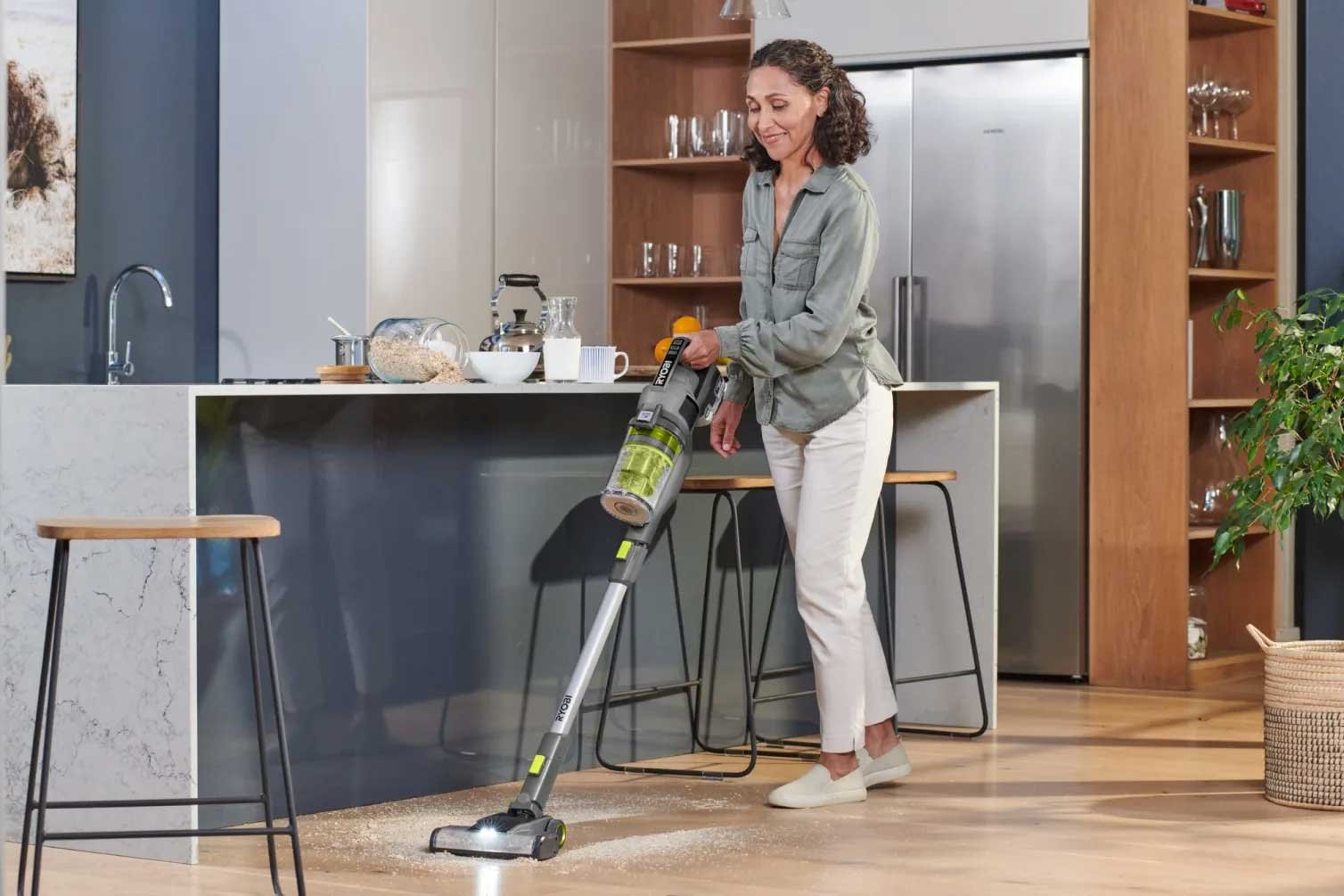 2432328 RYOBI ONE+ STØVSUGER 2