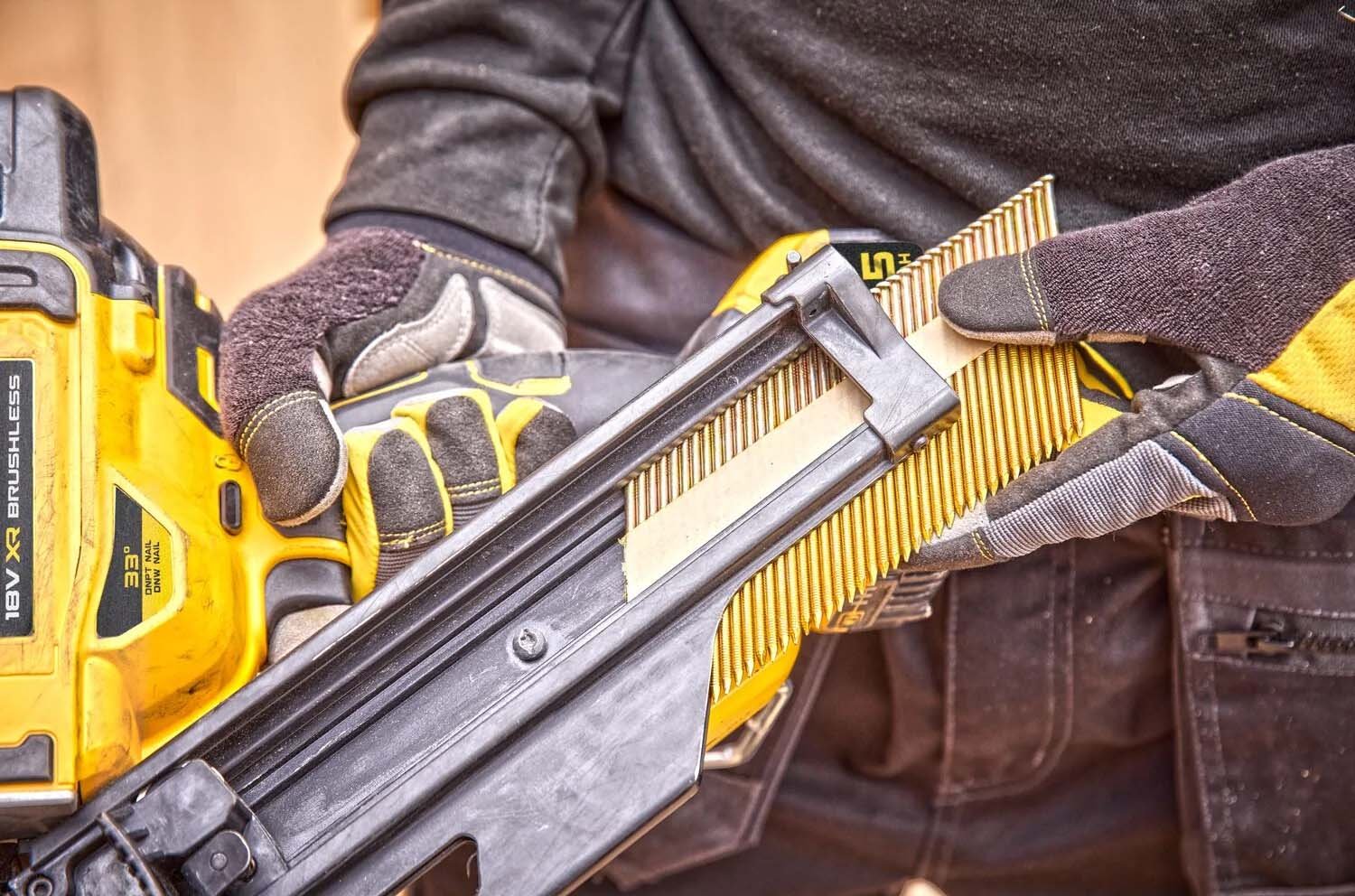 2430529 DEWALT 18V SØMPISTOL 6