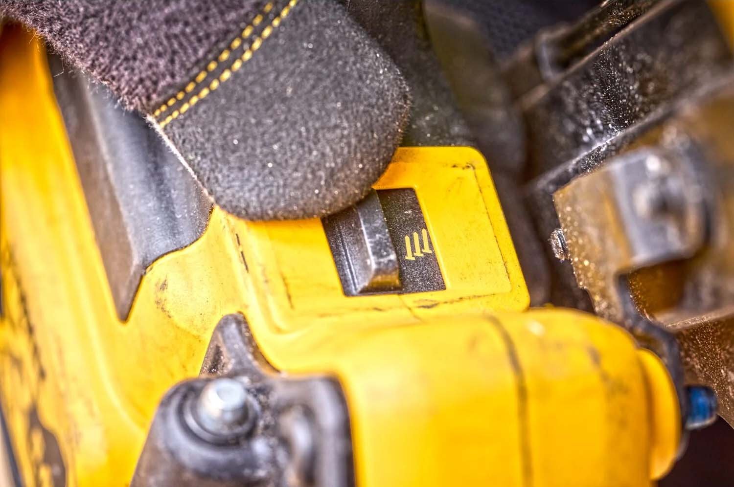 2430529 DEWALT 18V SØMPISTOL 7