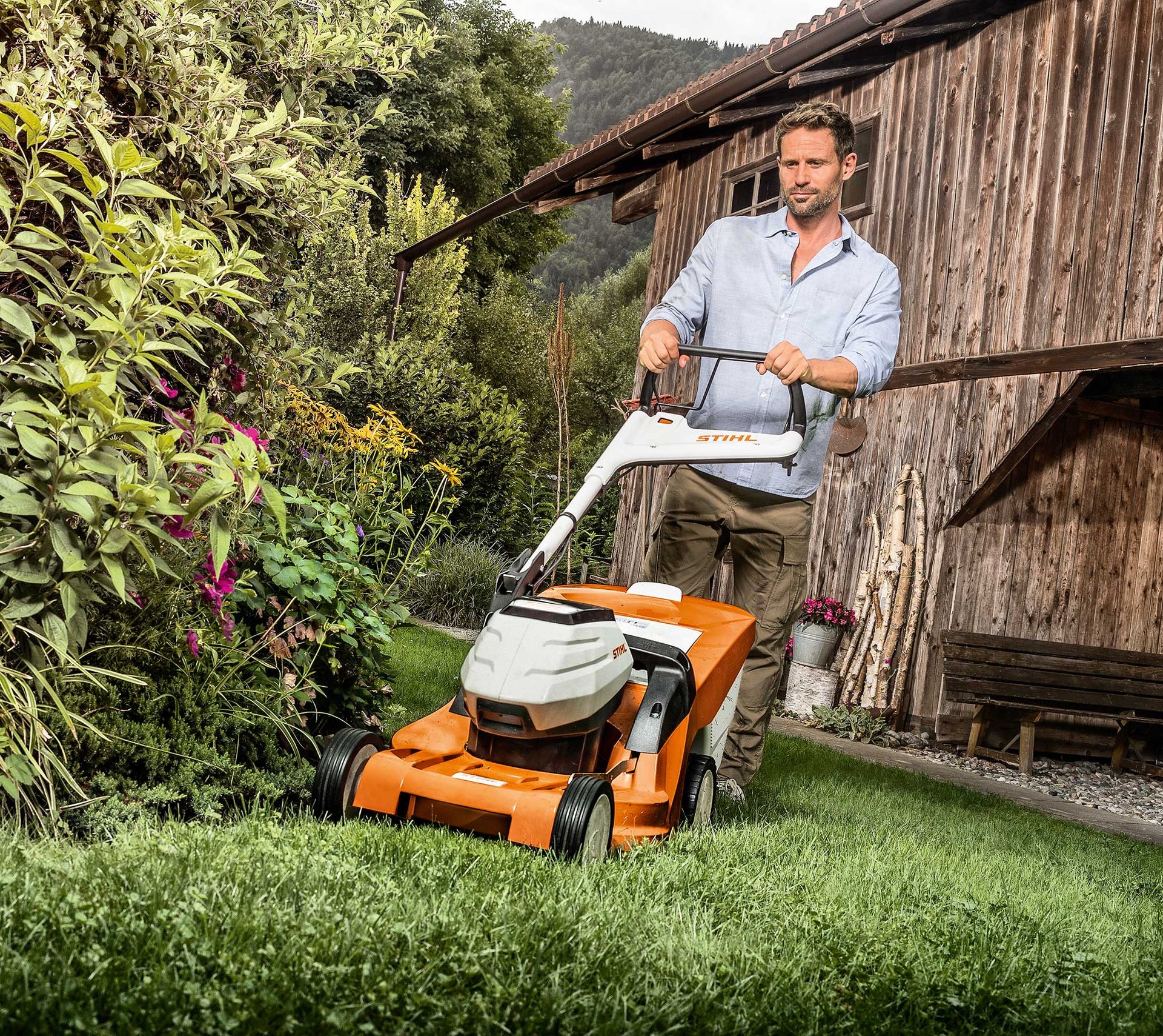 9146551 STIHL PLÆNEKLIPPER BATTERI RMA 448.2 MED BATTERI OG LADER 2