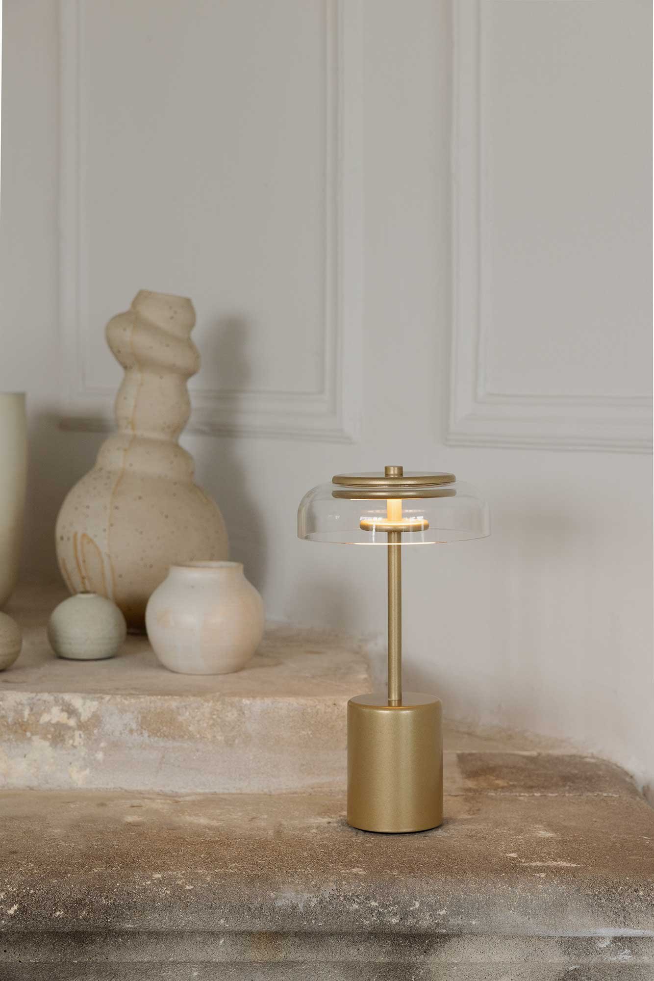 9146877 NUURA BLOSSI BORDLAMPE MINI PORTABLE NORDIC GOLD 2