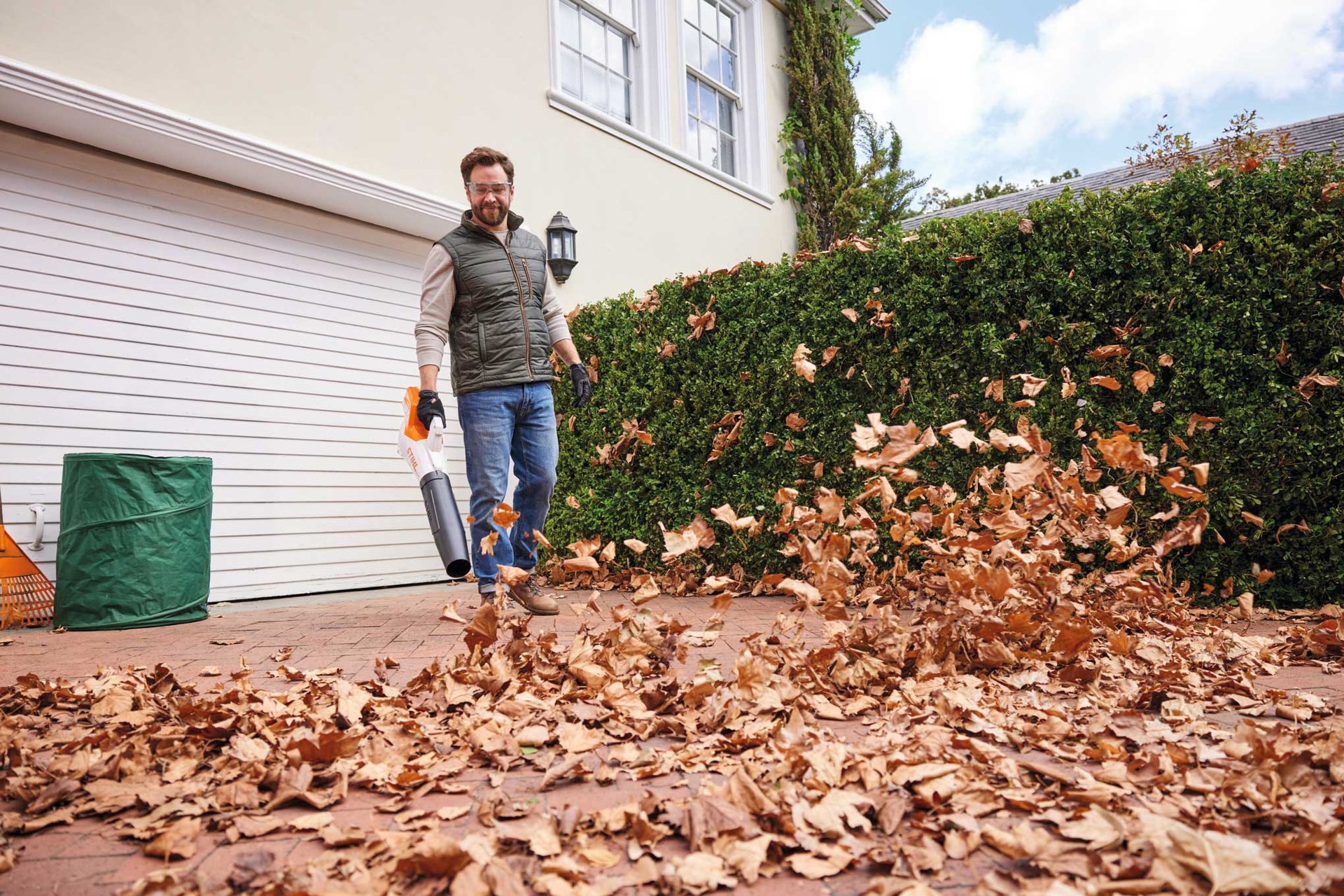 9147050 STIHL BATTERI LØVBLÆSER BGA 50 MED AK 20 BATTERI OG AL 10 LADER 3