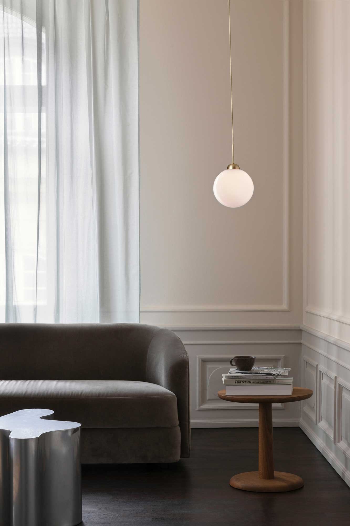9146972 NUURA APIALES 1 PENDEL LARGE BØRSTET MESSING OPAL 2