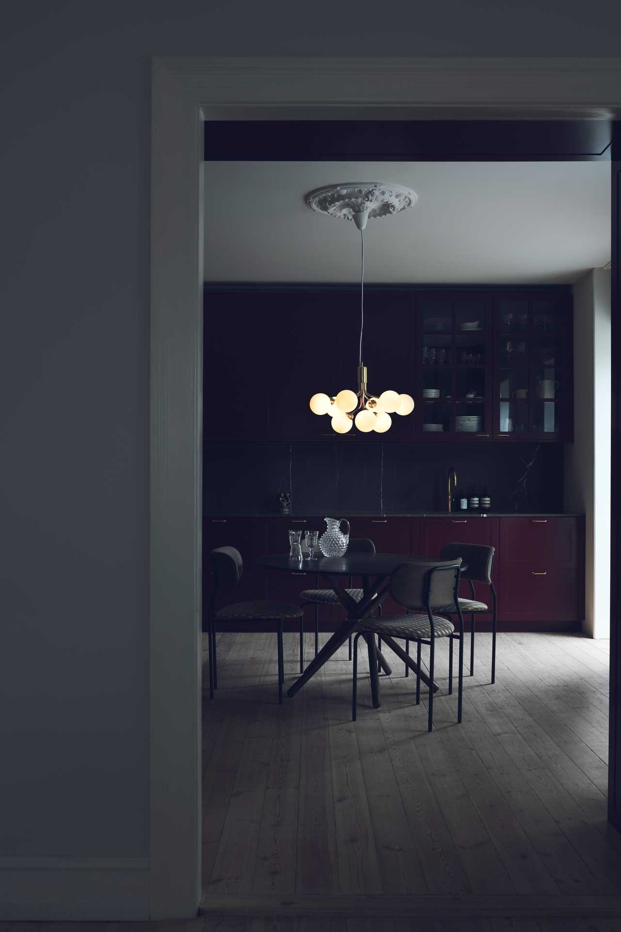 9146983 NUURA APIALES 9 LOFTLAMPE BØRSTET MESSING OPAL 5