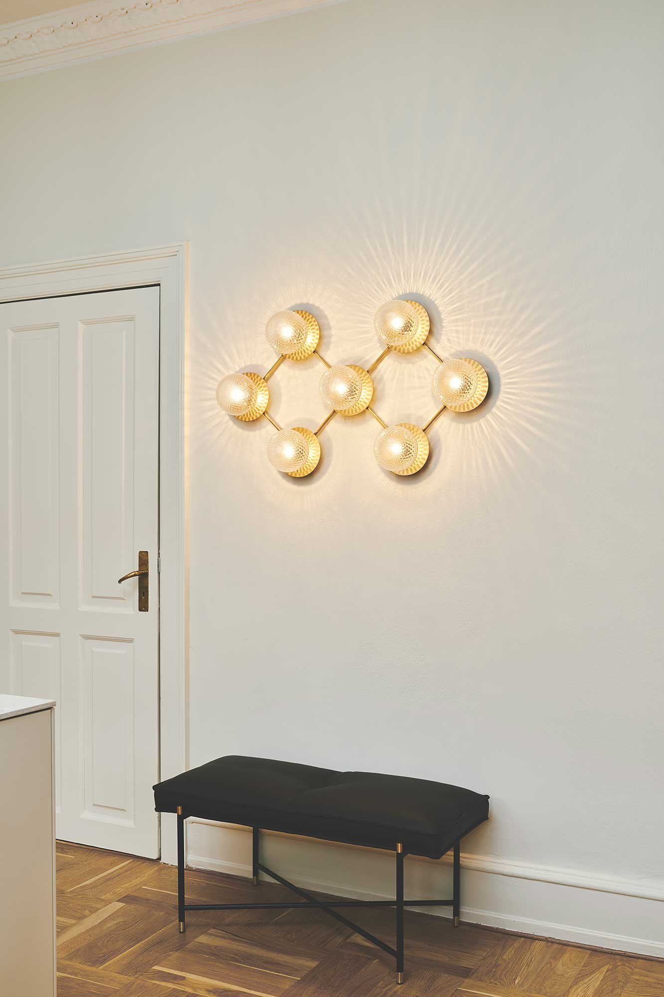 9146929 NUURA LIILA 7 VÆGLOFTLAMPE NORDIC GOLD OPTIC CLEAR 3