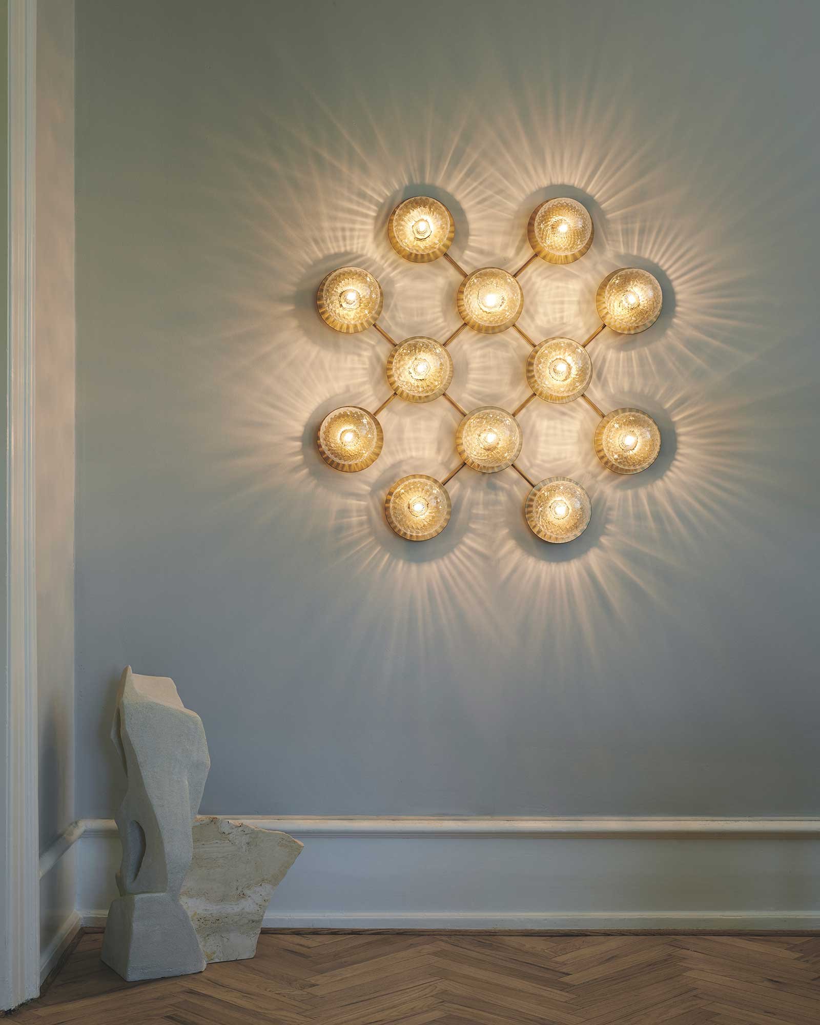 9146927 NUURA LIILA 12 VÆGLOFTLAMPE NORDIC GOLD OPTIC CLEAR 5