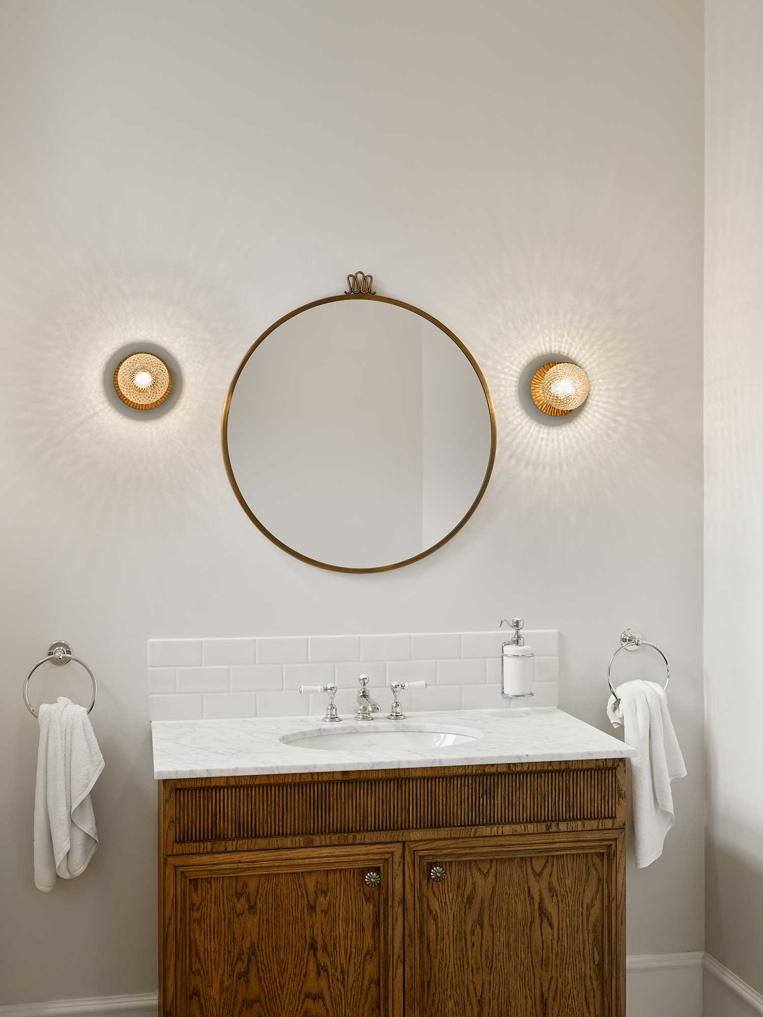 9146953 NUURA LIILA 1 SMALL VÆG LOFTLAMPE IP44 DARK BRONZE OPTIC CLEAR 3