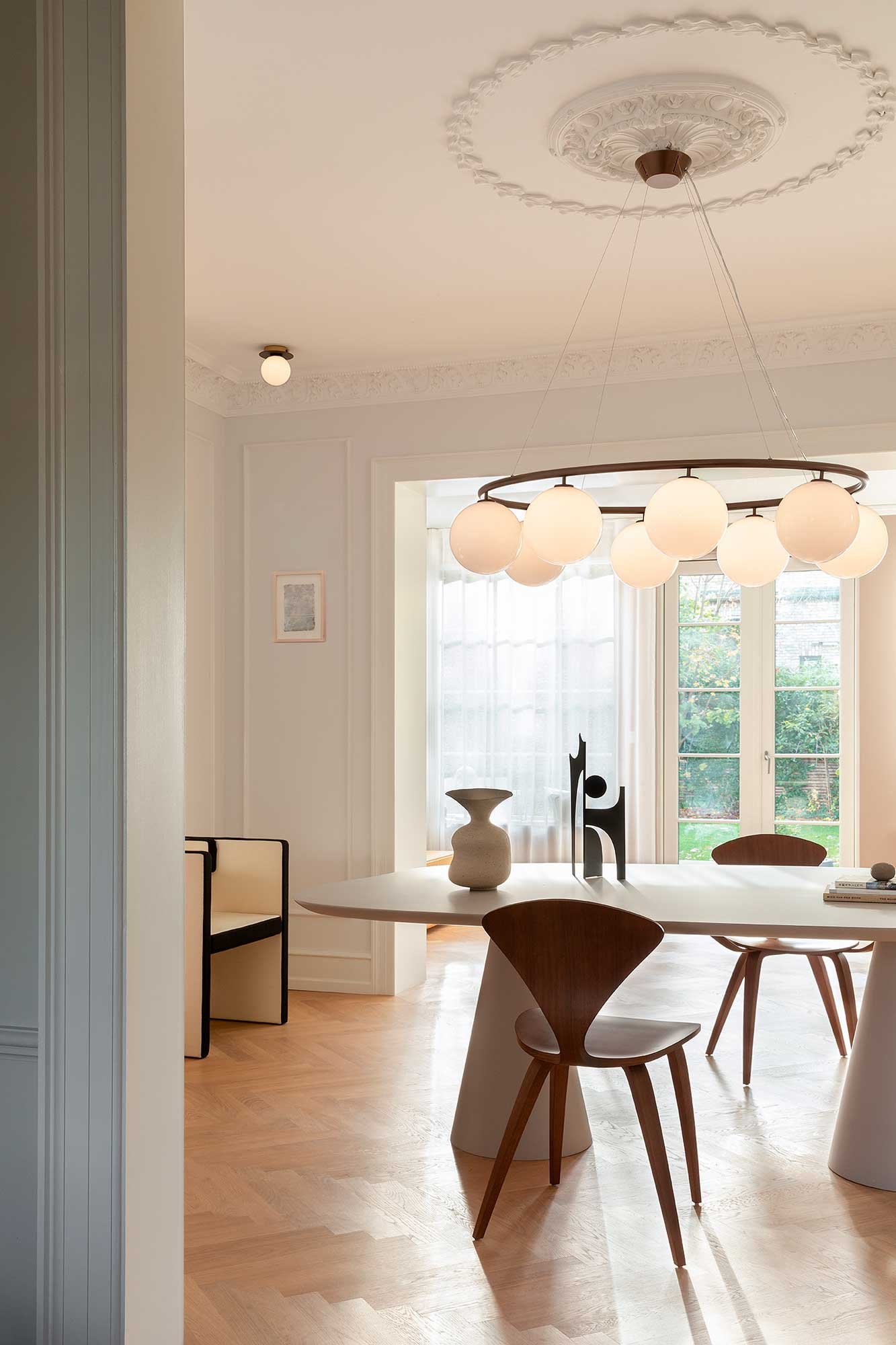 9146954 NUURA LIILA 1 SMALL VÆG LOFTLAMPE IP44 DARK BRONZE OPAL 4