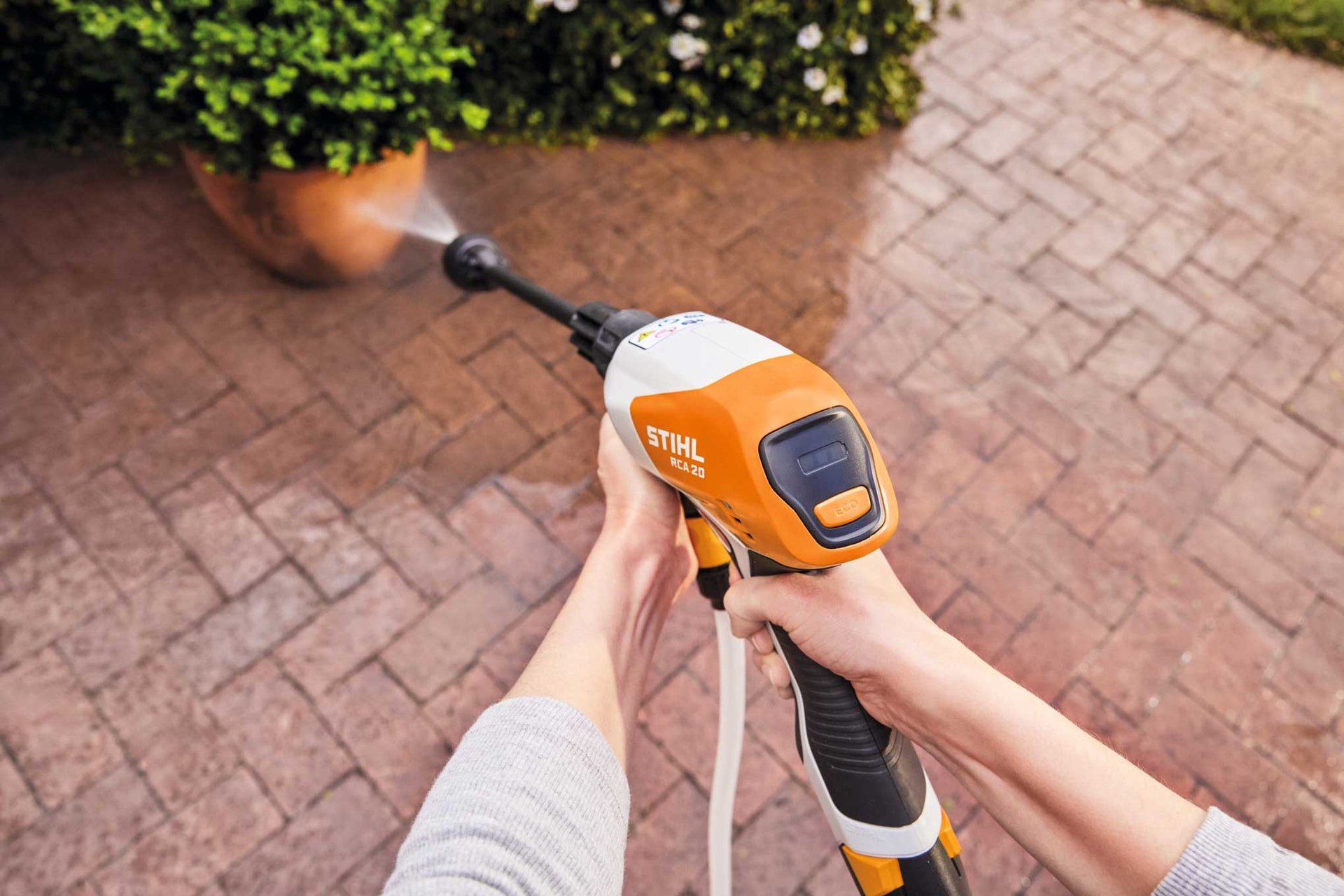 9147047 STIHL BATTERI TRYKRENSER RCA 20 MED 2 X AS 2 BATTERI OG AL 1 LADER 6