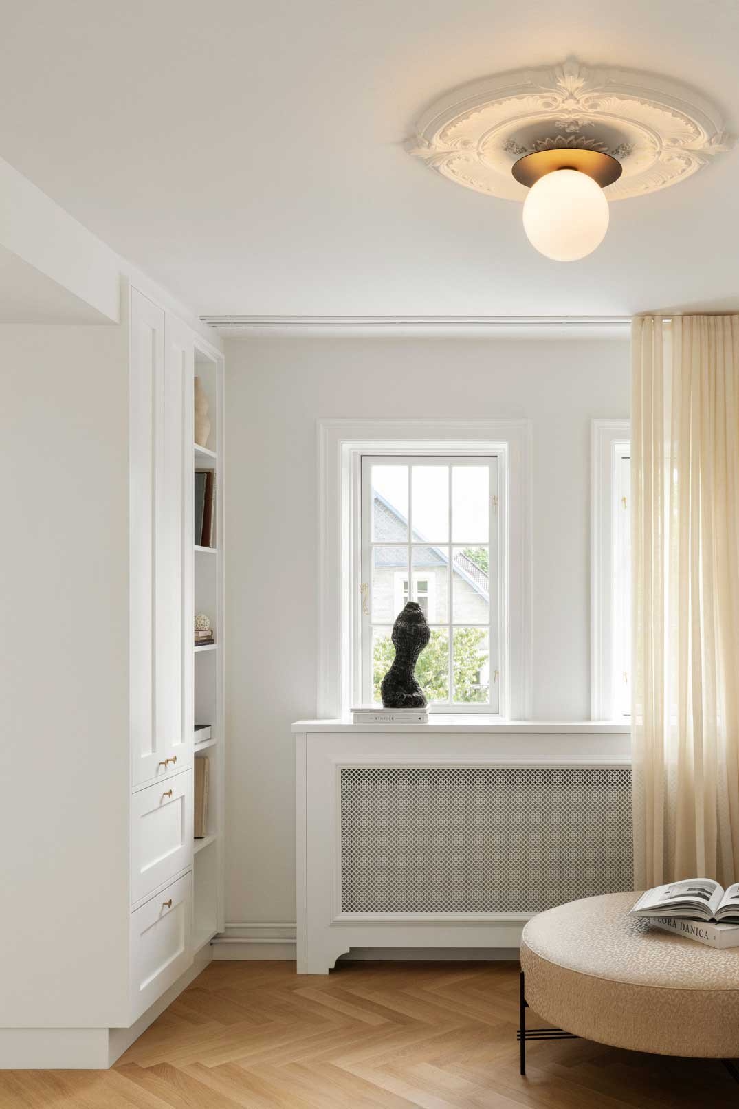 9146952 NUURA LIILA 1 LARGE VÆG LOFTLAMPE IP44 DARK BRONZE OPAL 4