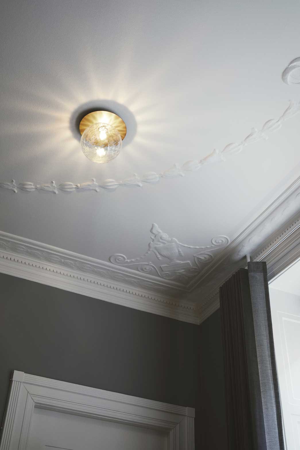 9146939 NUURA LIILA 1 LARGE VÆG LOFTLAMPE IP44 NORDIC GOLD OPTIC CLEAR 3