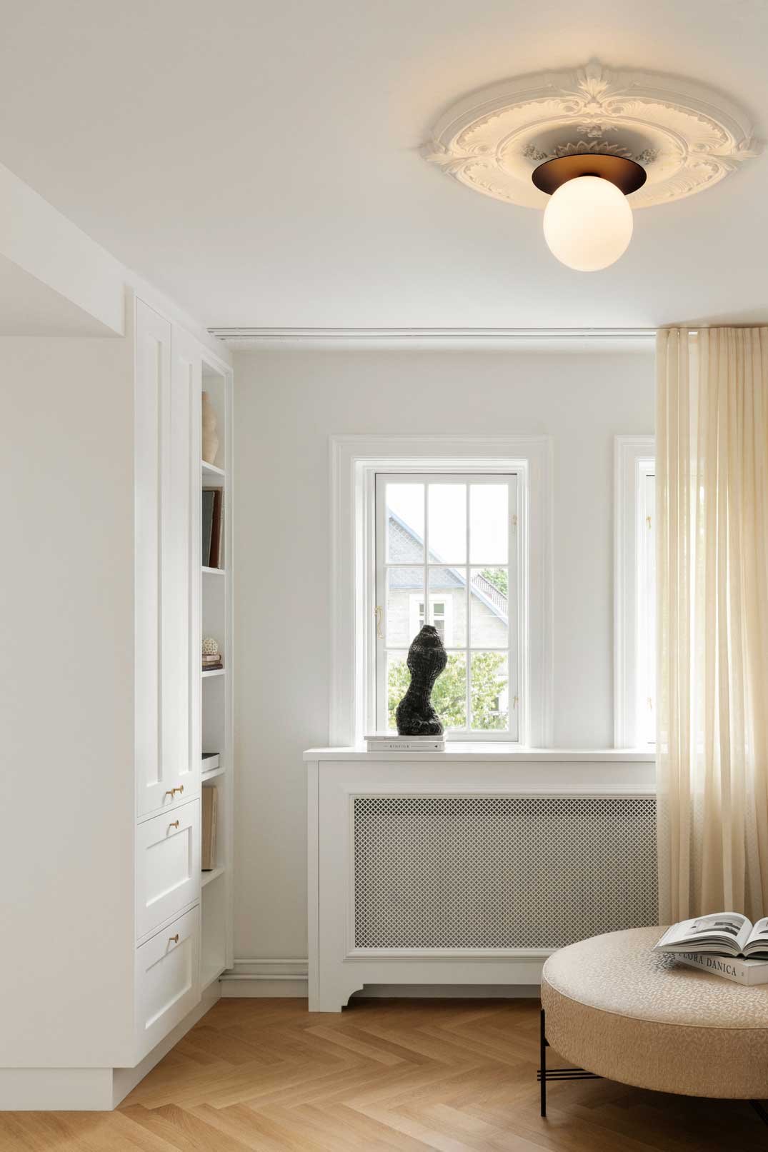 9146948 NUURA LIILA 1 LARGE VÆG LOFTLAMPE IP44 SORT OPAL 3